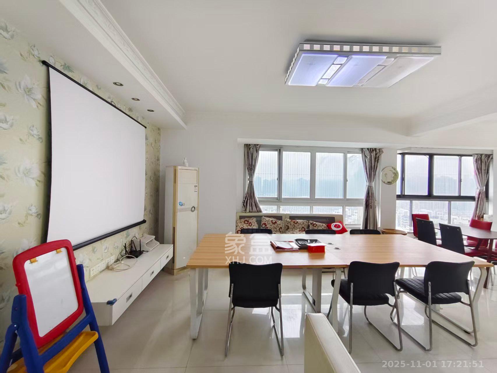 银港水晶城  3室2厅1卫    2600.0元/月 银港水晶城  3室2厅1卫    2600.0元/月室内图