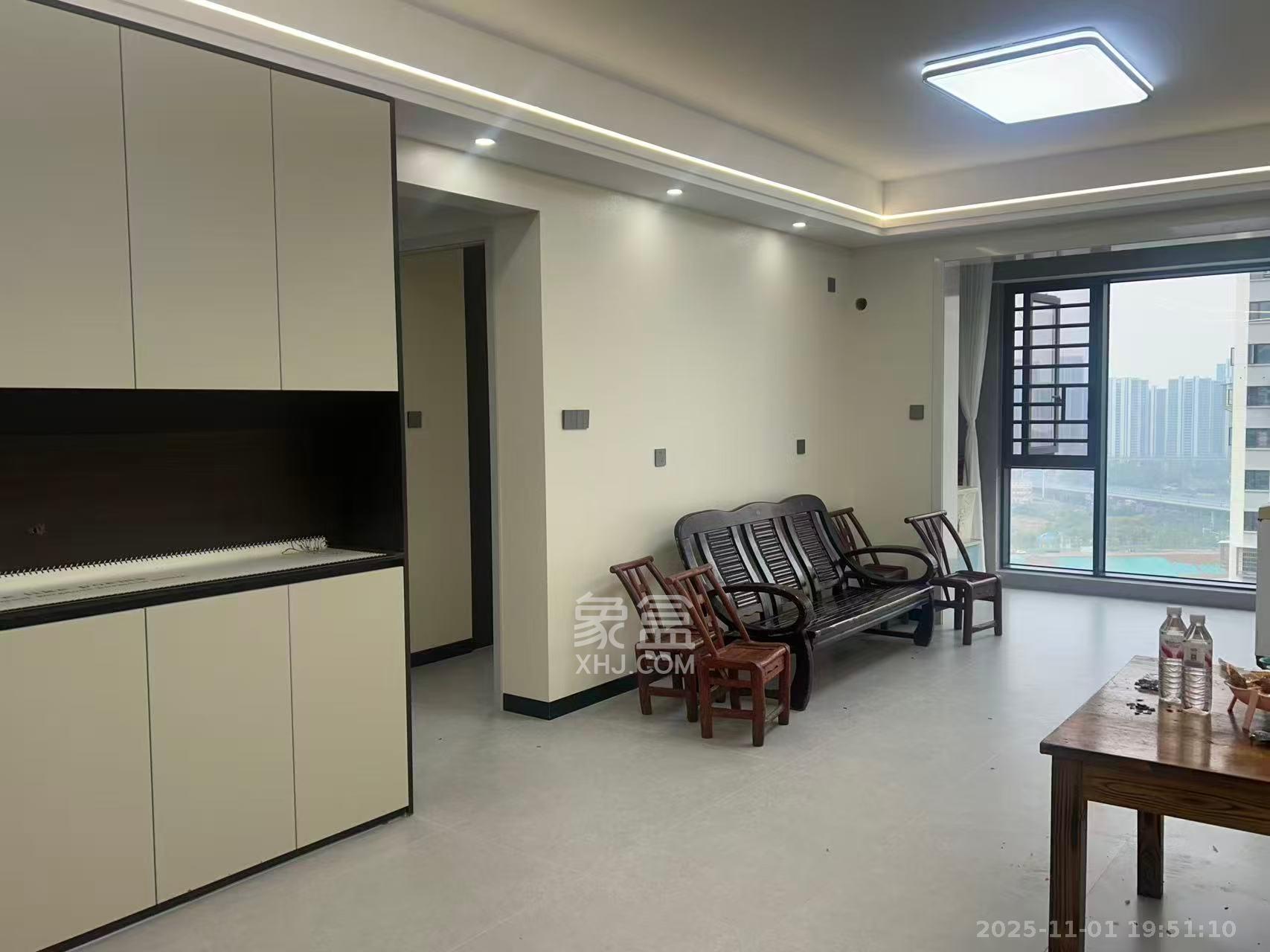 和景家园二期  2室1厅1卫    2000.0元/月室内图