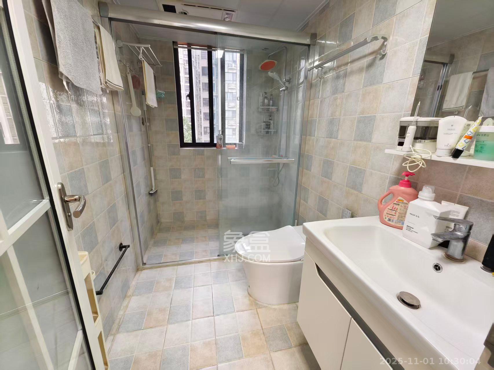 鑫远悦城（鑫远悦时代）  4室2厅2卫    3600.0元/月室内图