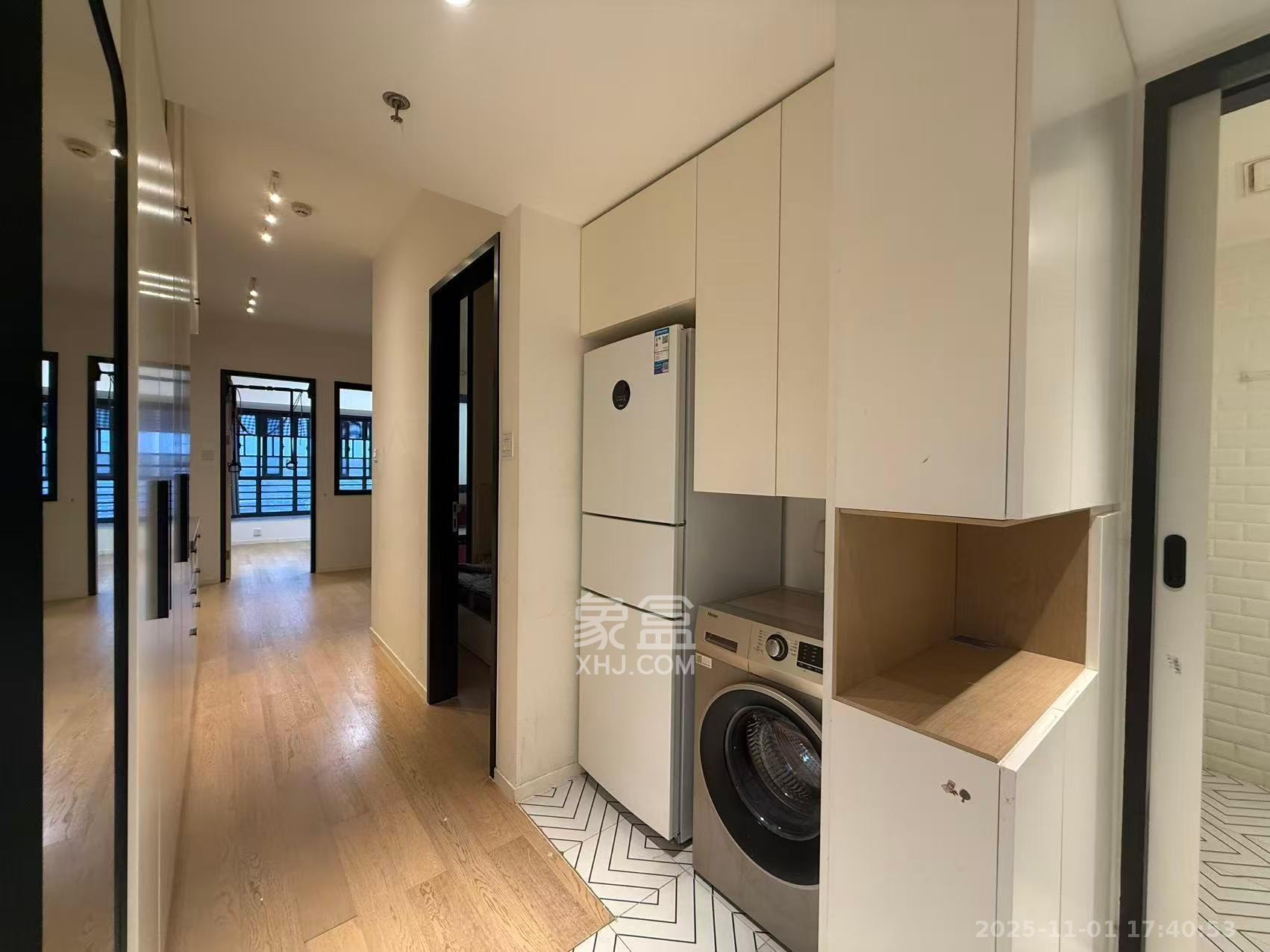 荟聚之光  1室0厅0卫    3500.0元/月 荟聚之光  1室0厅0卫    3500.0元/月