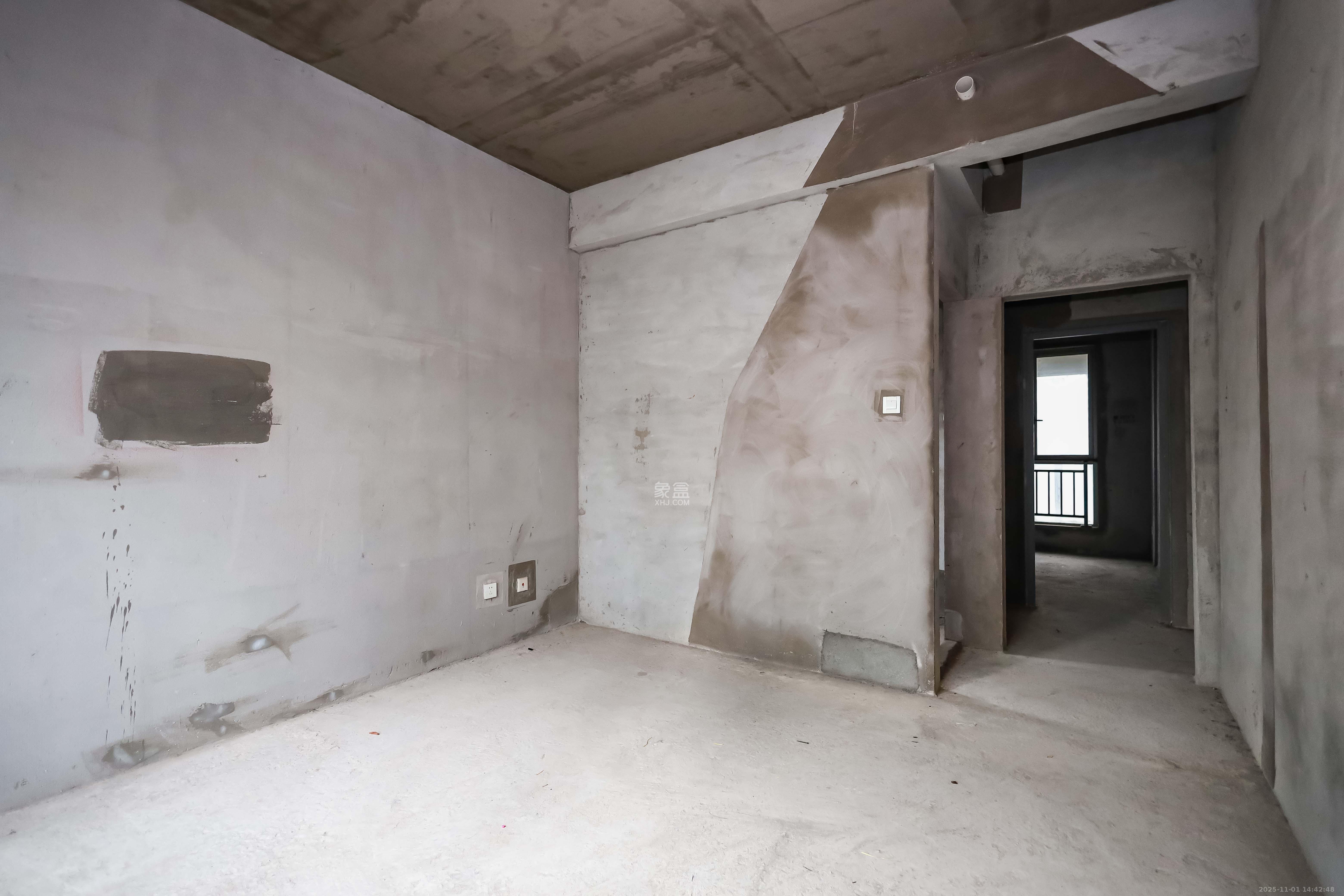 万象府台  4室2厅2卫    288.0万 万象府台  4室2厅2卫    288.0万卧室