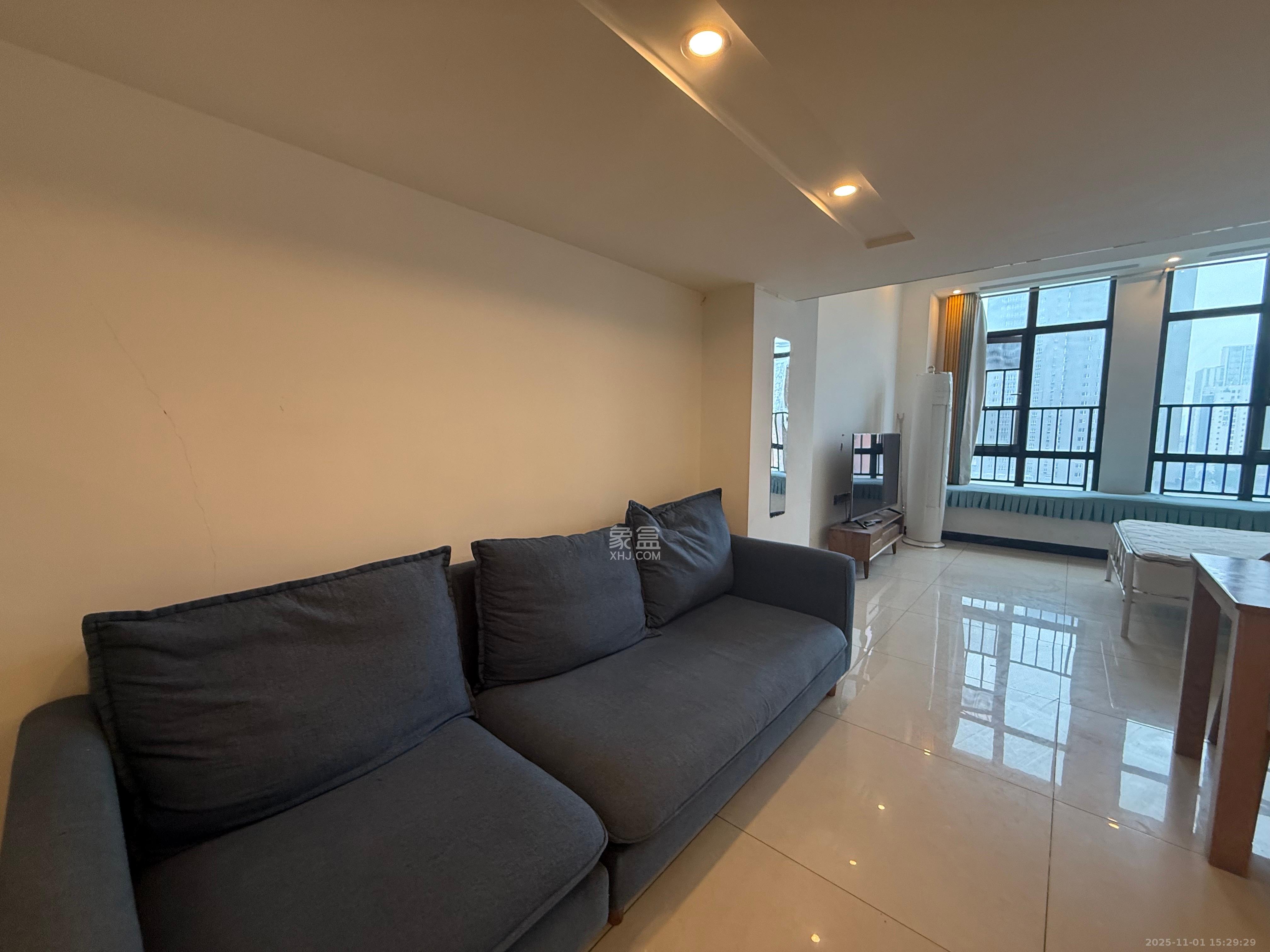 荣悦台  1室1厅1卫    2000.0元/月 荣悦台  1室1厅1卫    2000.0元/月室内图