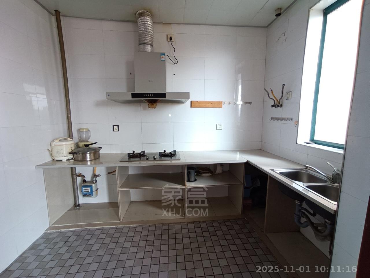 蓝盾景园二期  4室2厅2卫    1600.0元/月室内图