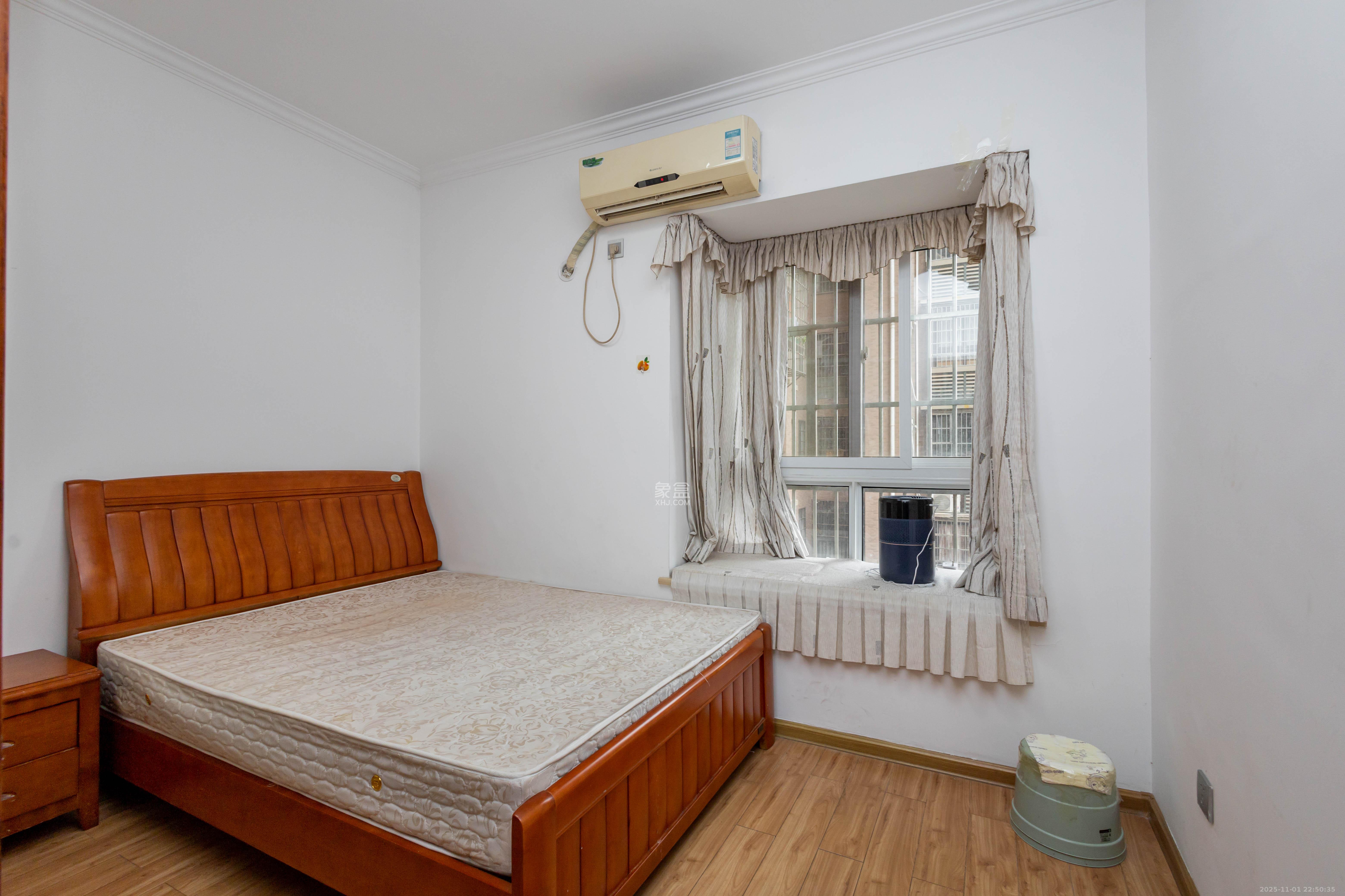 紫云阁  2室2厅1卫    35.8万卧室