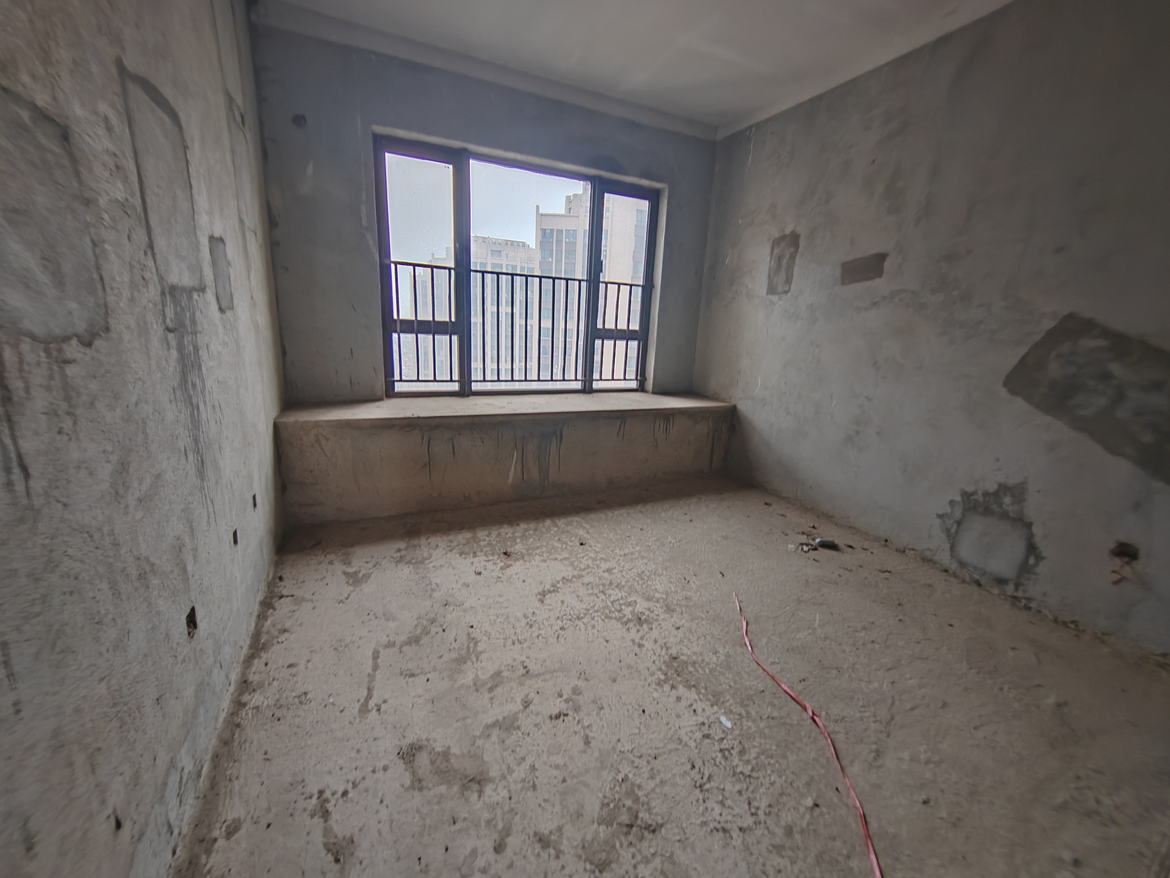 恩祥新城  3室2厅2卫    165.0万客厅