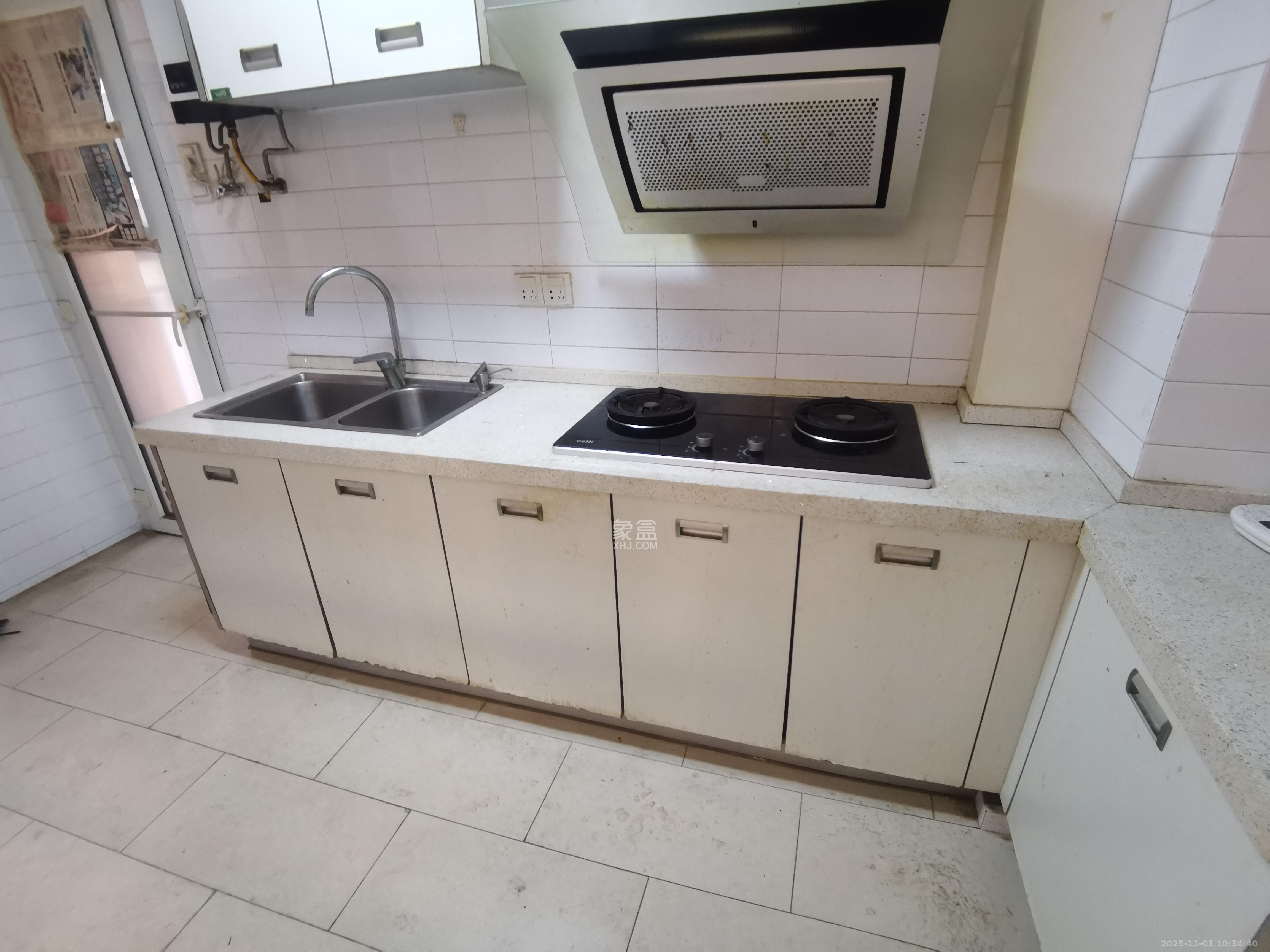 浏阳河畔家园  3室2厅2卫    2500.0元/月室内图