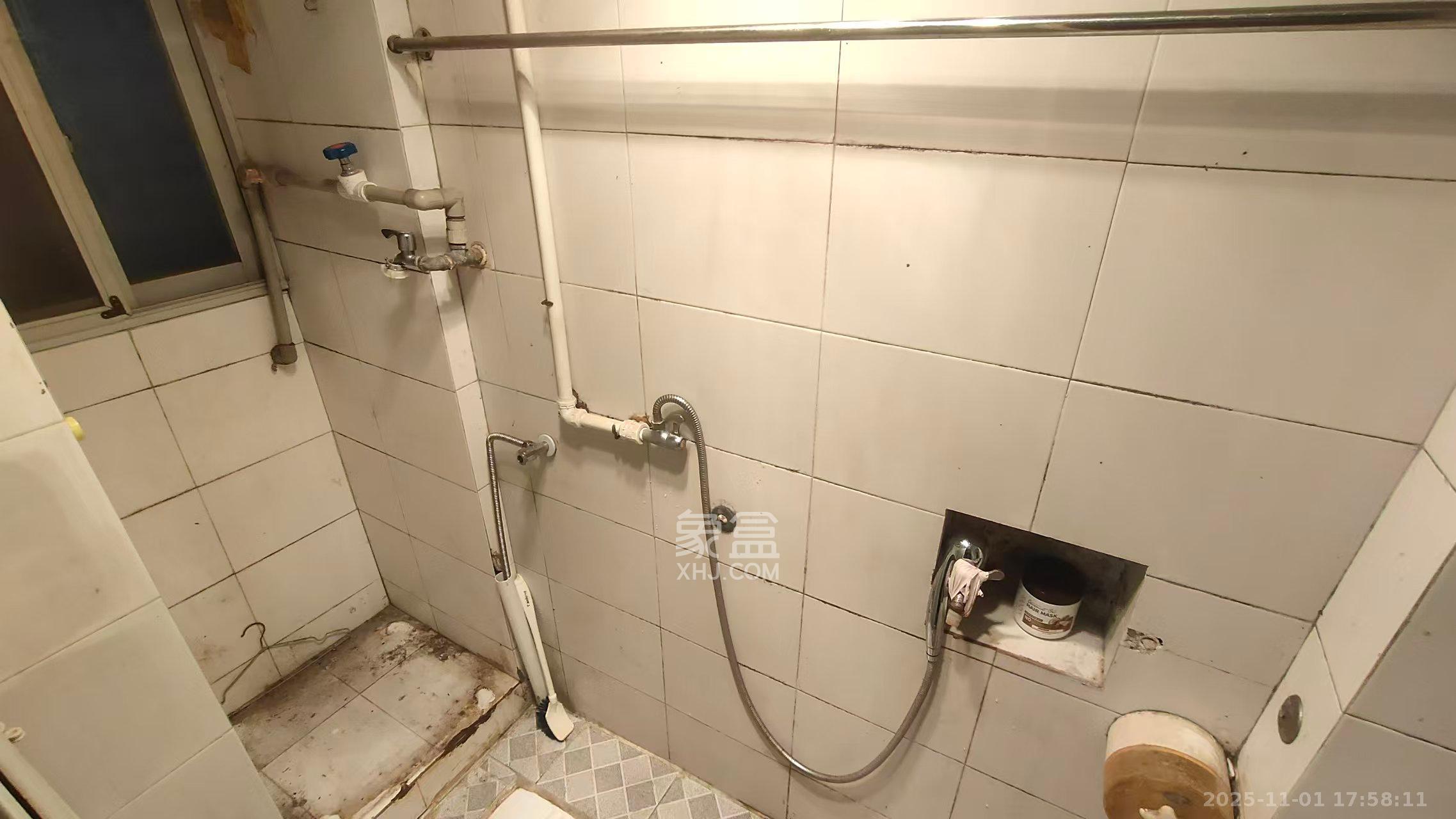 向东南社区  2室1厅1卫    1400.0元/月室内图