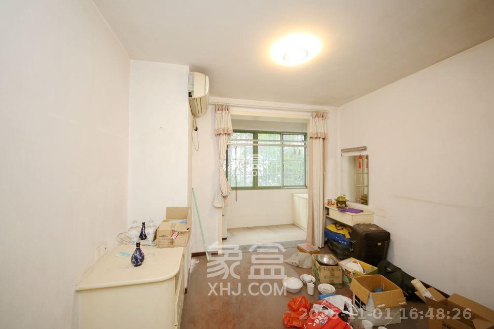 芙蓉苑  4室2厅2卫    2200.0元/月室内图