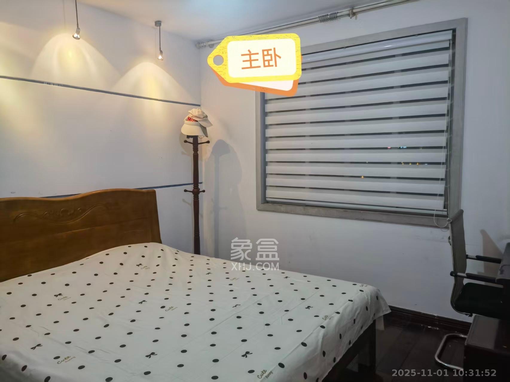 恩瑞麓山名园（龙王港小区）  3室2厅2卫    2200.0元/月室内图