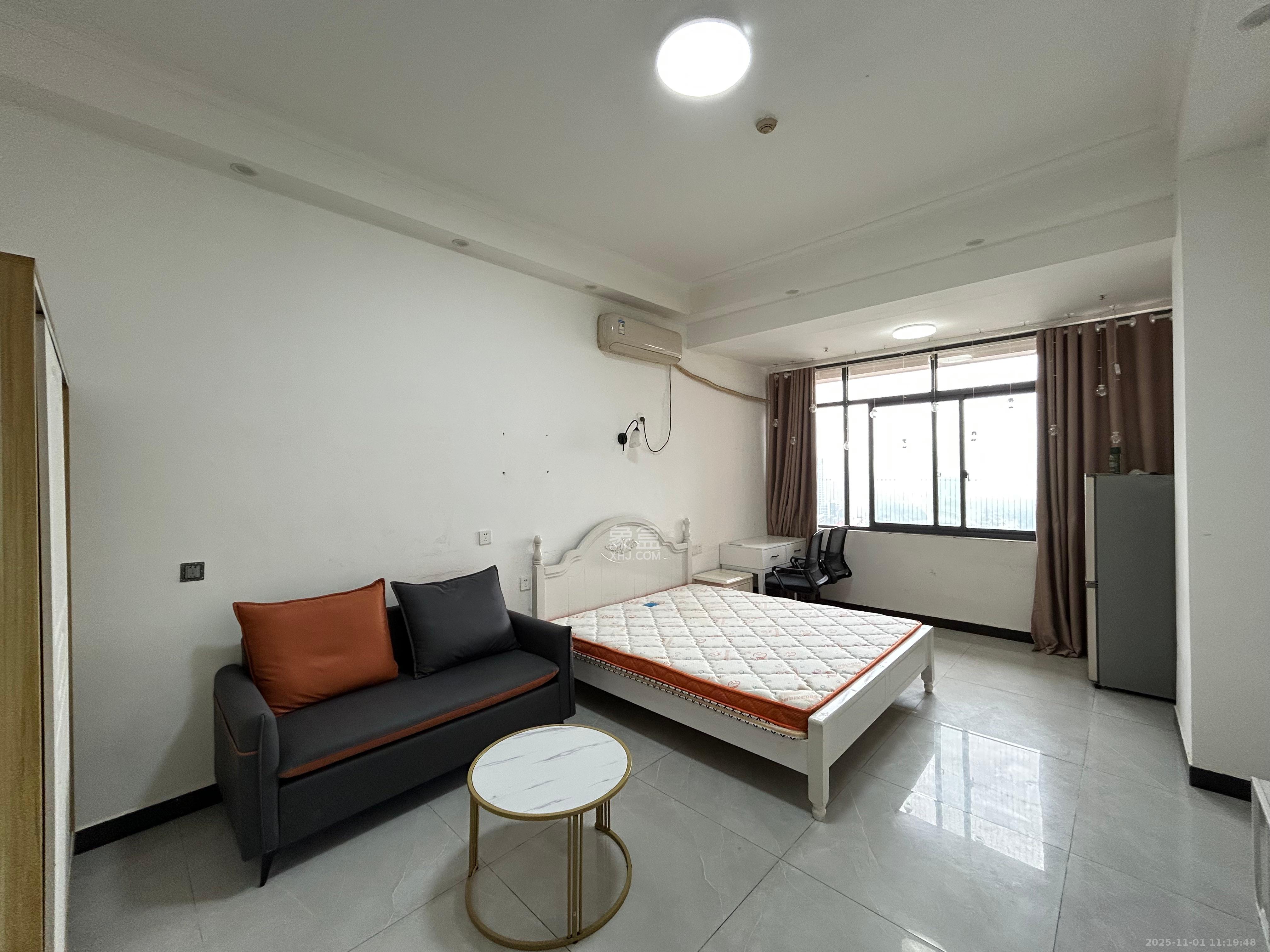 西子湖畔沃府  1室1厅1卫    1700.0元/月 西子湖畔沃府  1室1厅1卫    1700.0元/月室内图