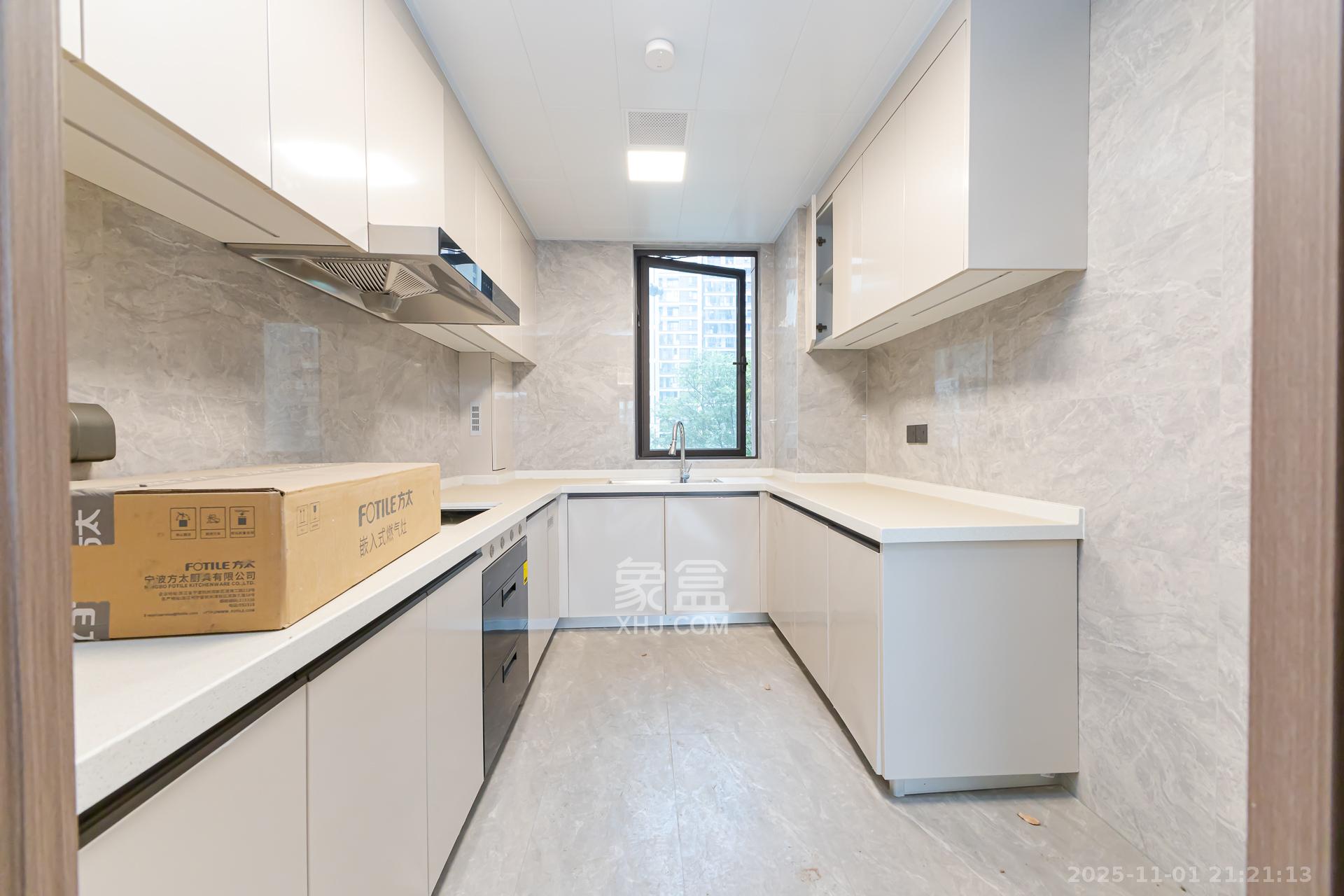 时代建发和著  5室2厅3卫    310.0万 时代建发和著  5室2厅3卫    310.0万厨房