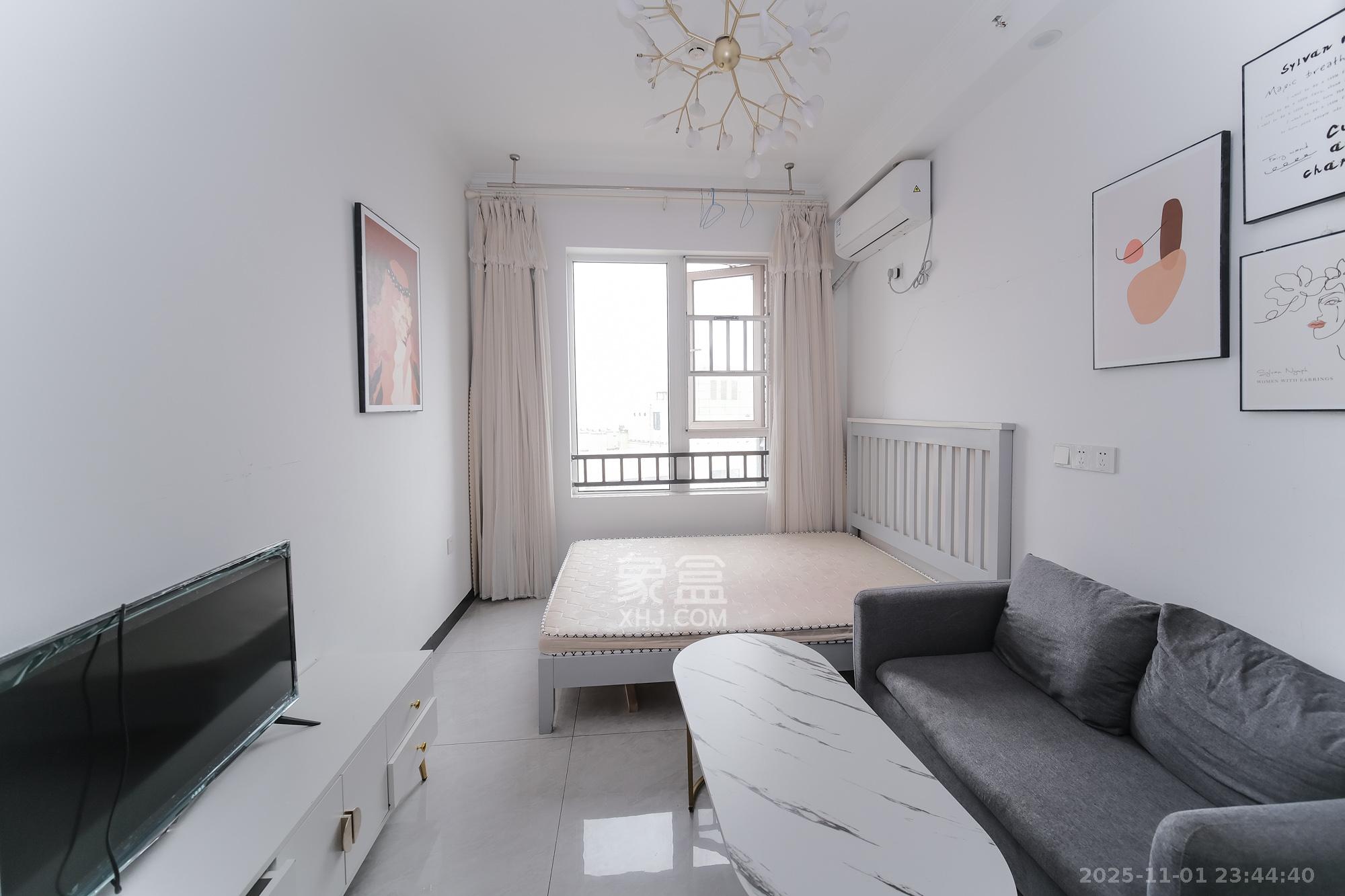 保利香槟国际 1室1厅1卫 14.5万 保利香槟国际 1室1厅1卫 14.5万客厅