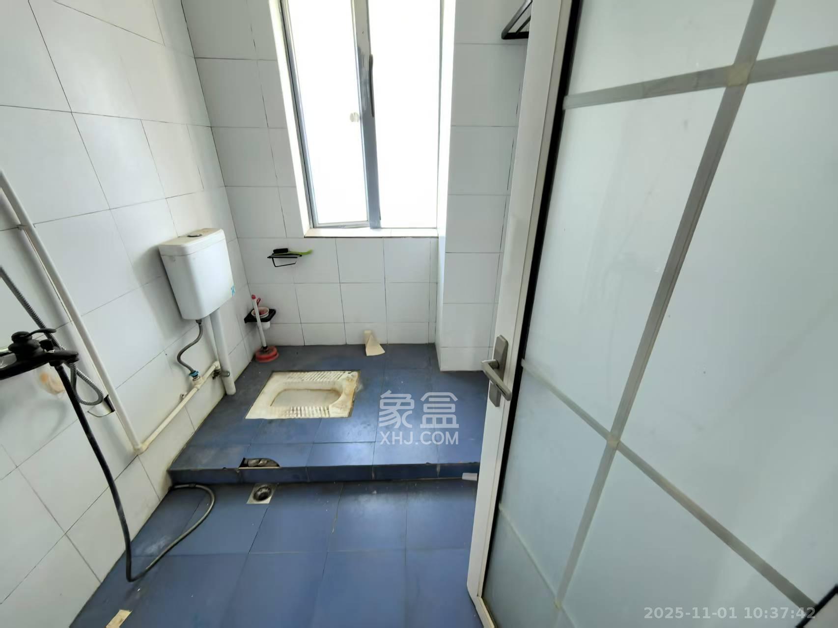 银港水晶城  5室2厅2卫    2600.0元/月室内图