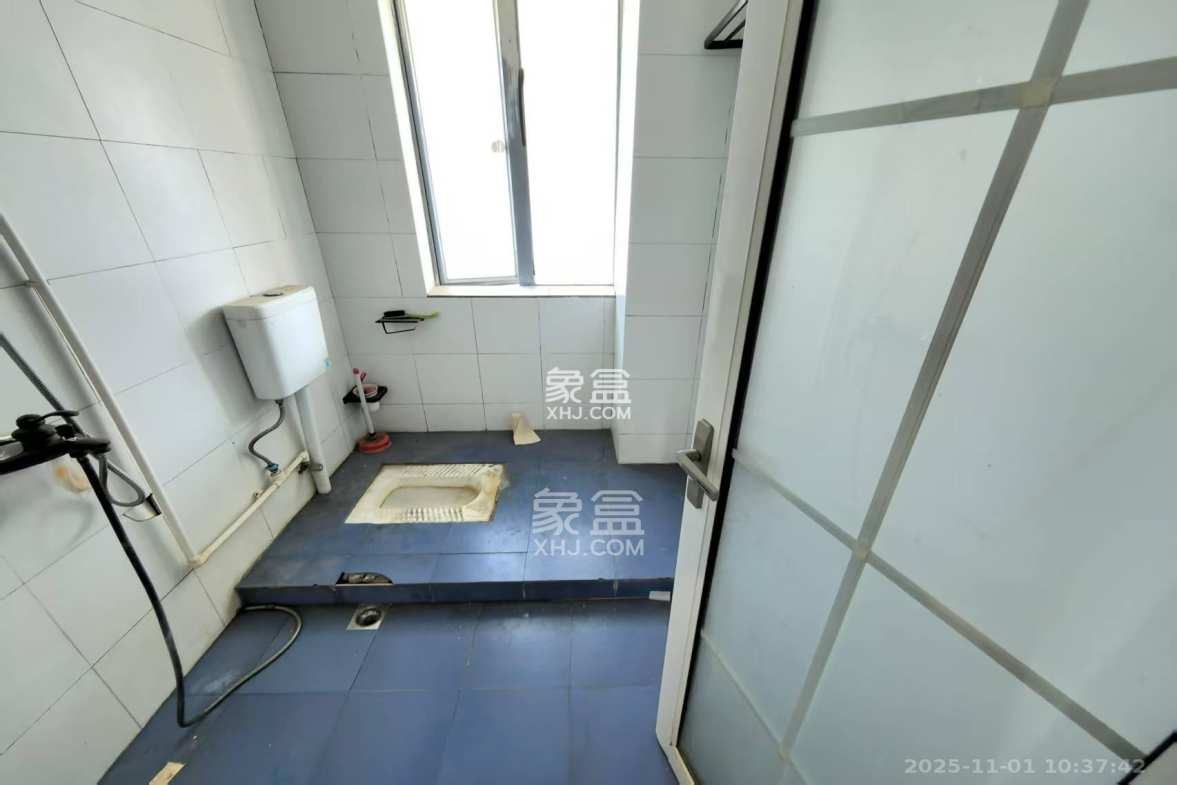 银港水晶城 5室2厅2卫 2600.0元/月 银港水晶城 5室2厅2卫 2600.0元/月室内图