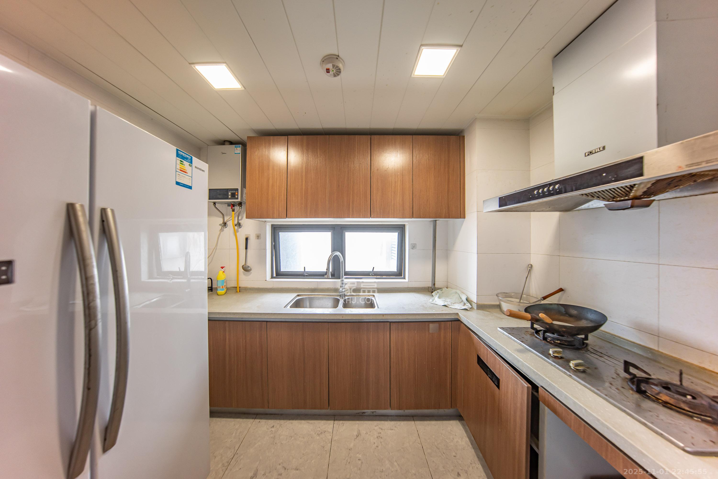 万科白鹭郡 4室2厅2卫 136.0万 万科白鹭郡 4室2厅2卫 136.0万厨房