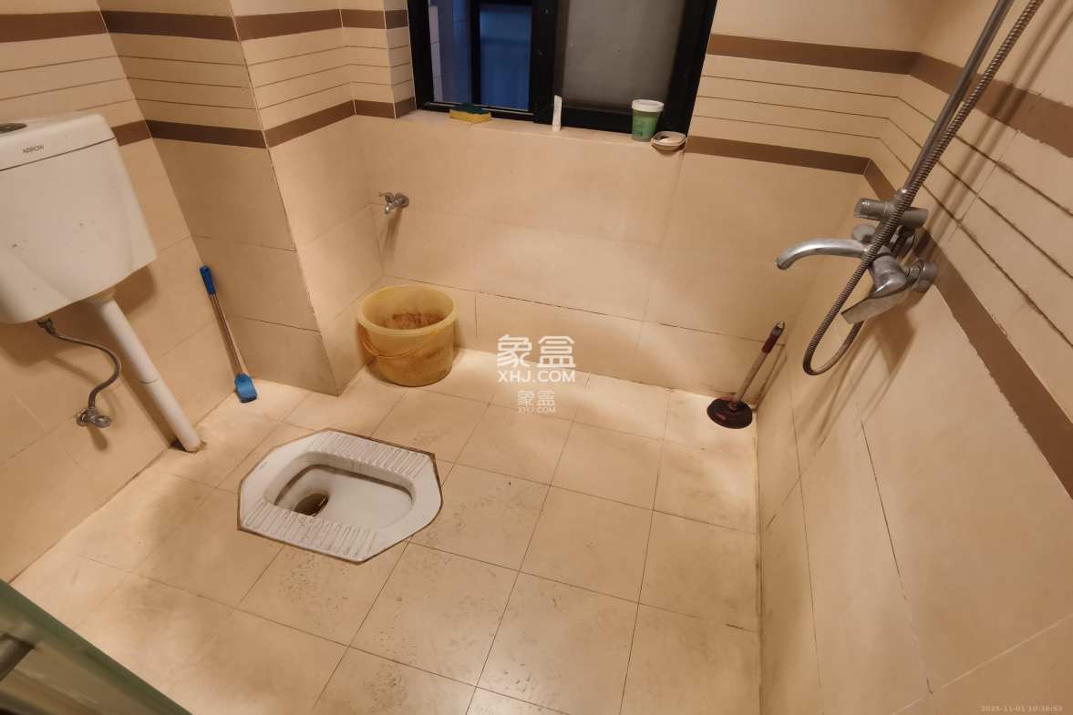 浏阳河畔家园 3室2厅2卫 2500.0元/月 浏阳河畔家园 3室2厅2卫 2500.0元/月室内图