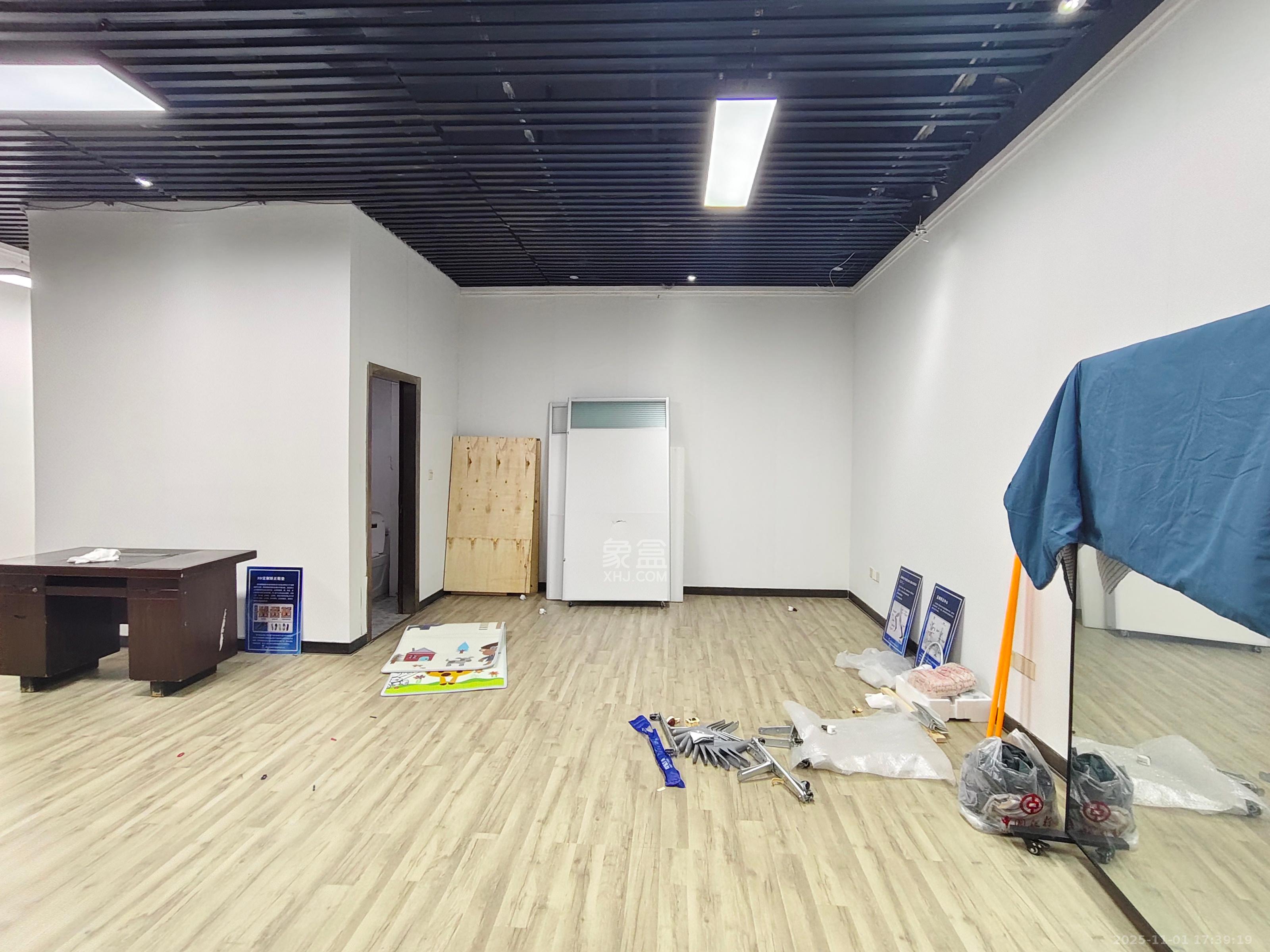 浏阳河畔家园  1室1厅1卫    1700.0元/月