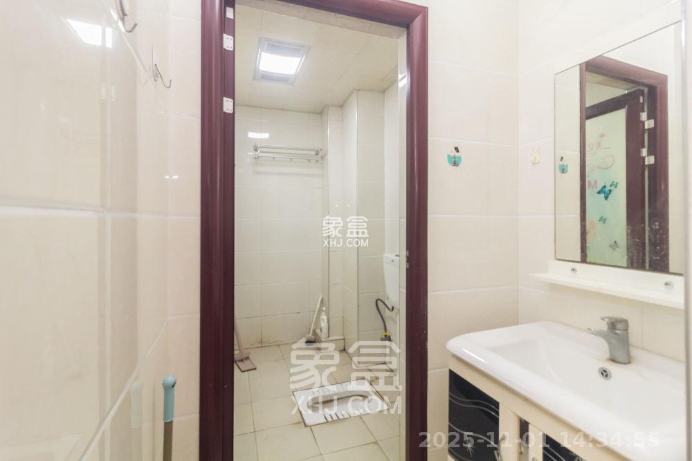 中国铁建国际城一期  1室1厅1卫    1400.0元/月室内图