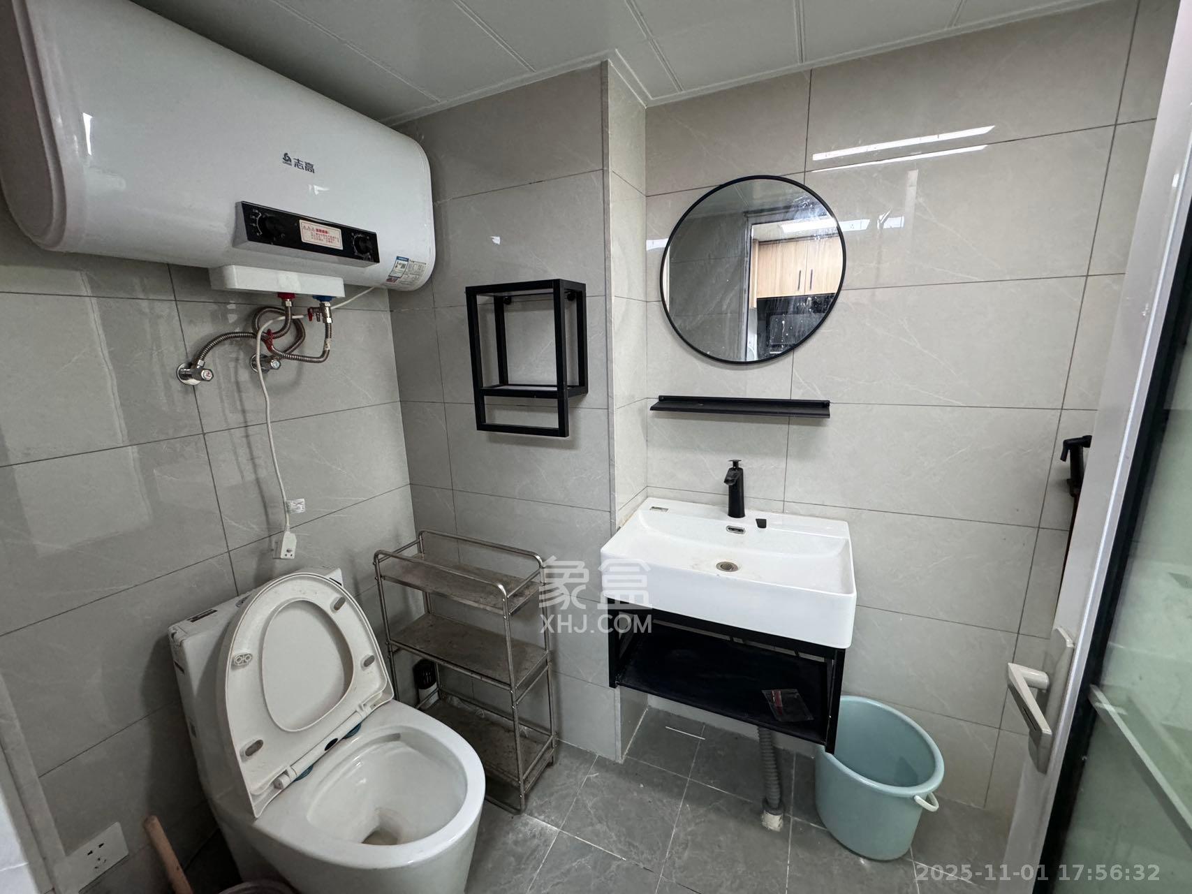 东盈商业广场（华泉城市广场）  2室1厅1卫    2400.0元/月室内图