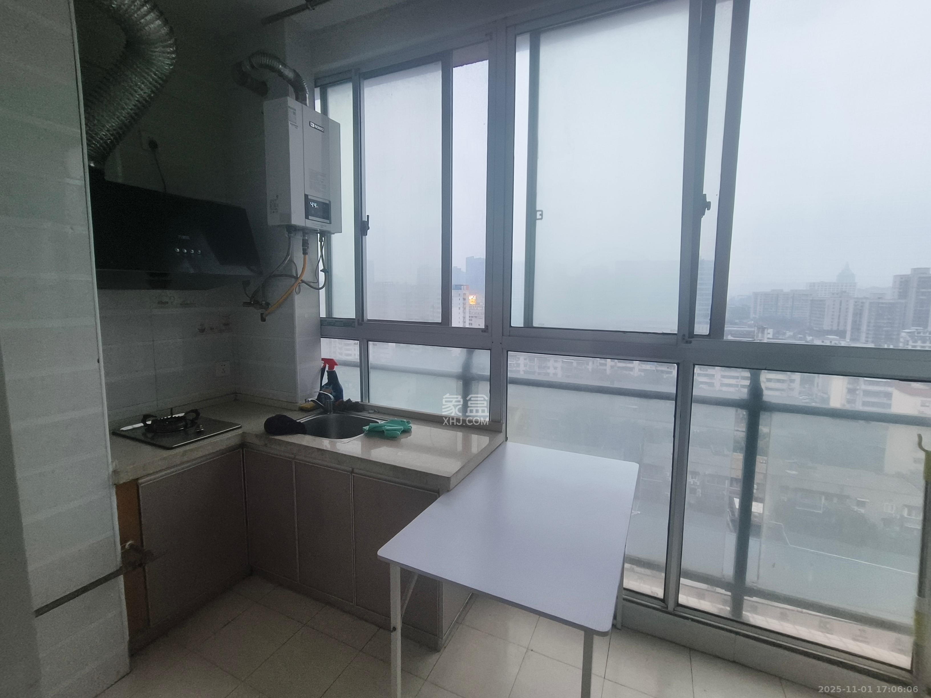 观湖公寓 1室1厅1卫 1500.0元/月 观湖公寓 1室1厅1卫 1500.0元/月室内图