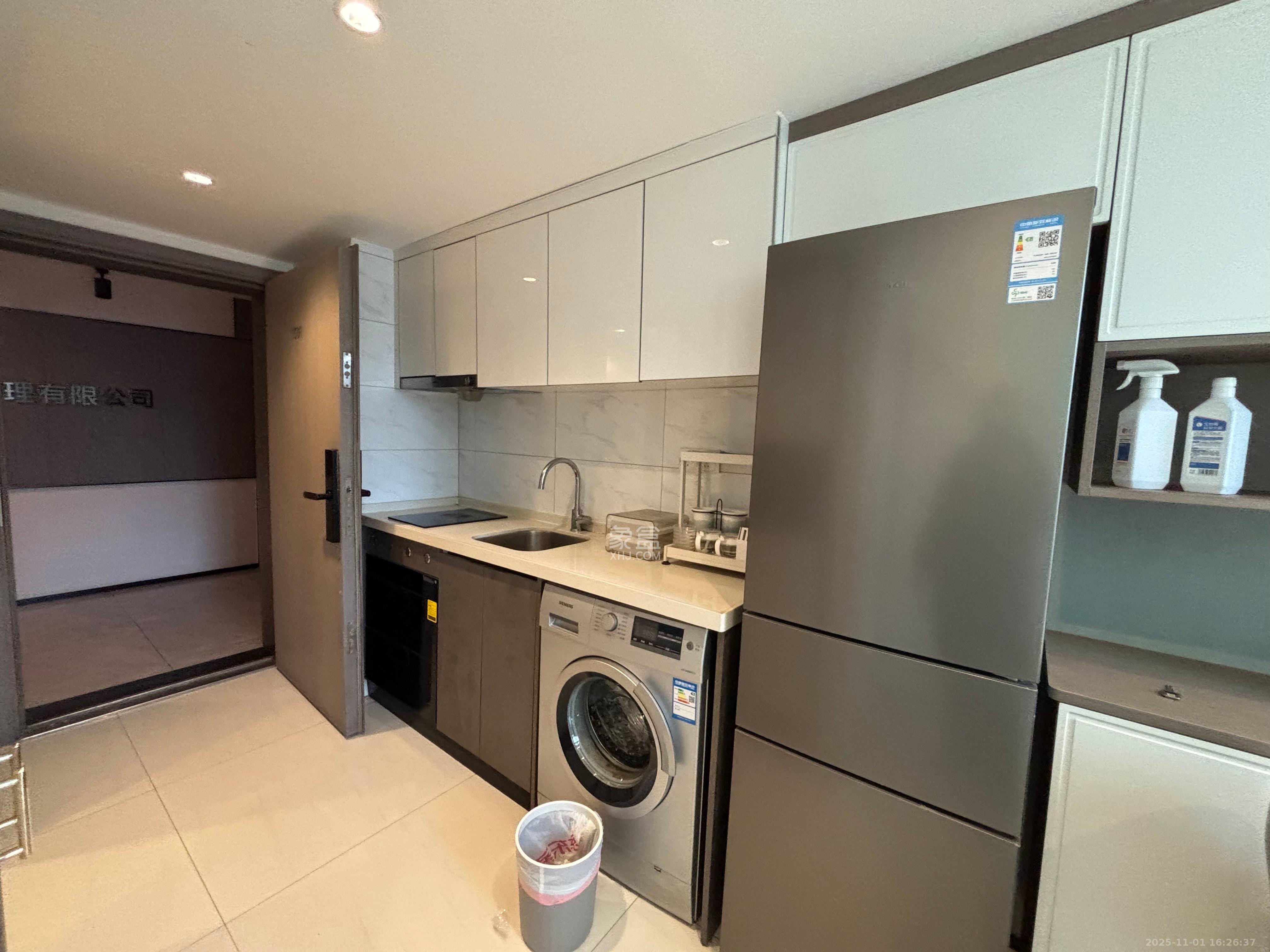 藏珑湖上公馆  1室1厅2卫    2200.0元/月室内图