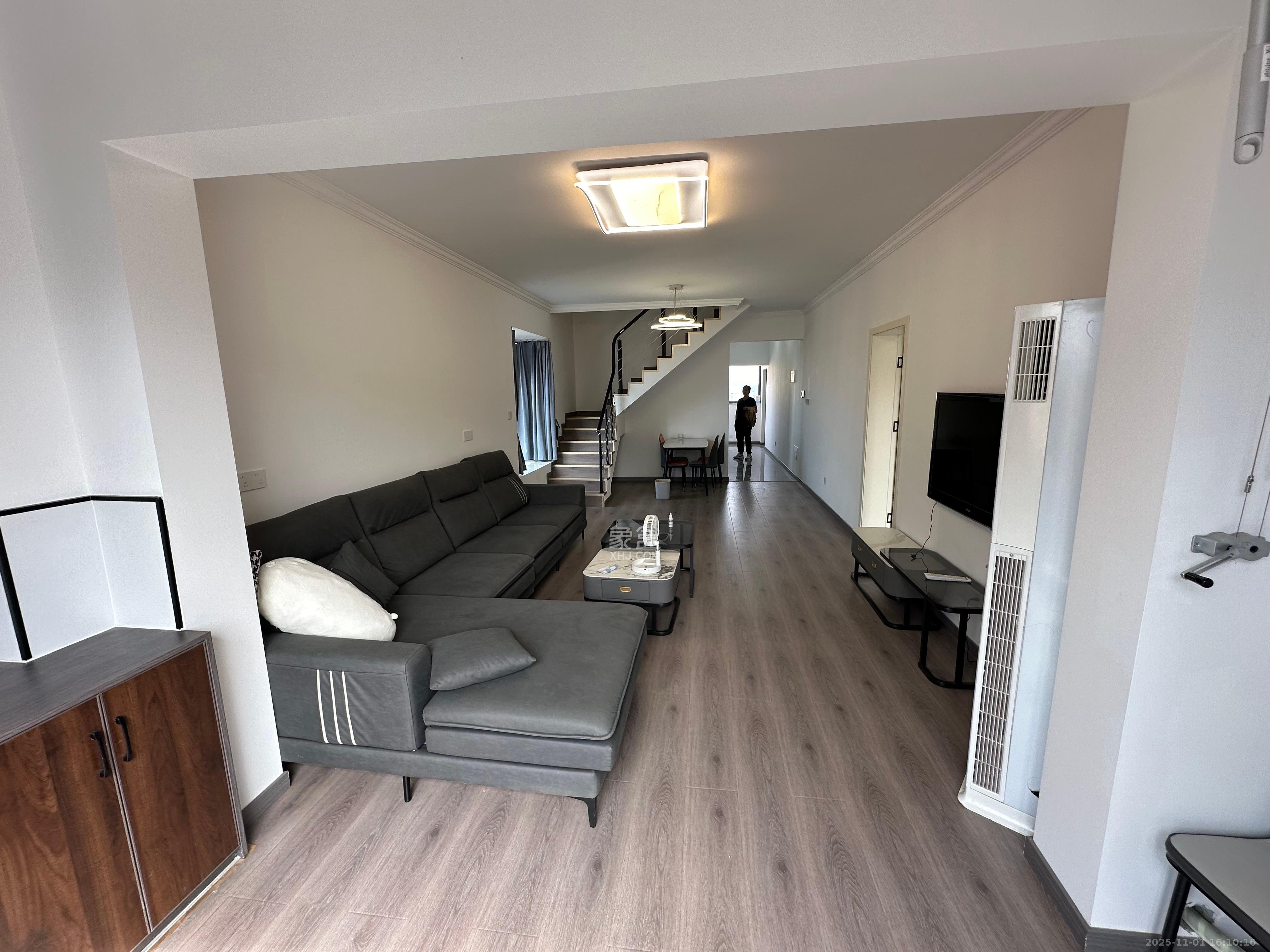 邦盛水岸御园  4室2厅2卫    2800.0元/月室内图1