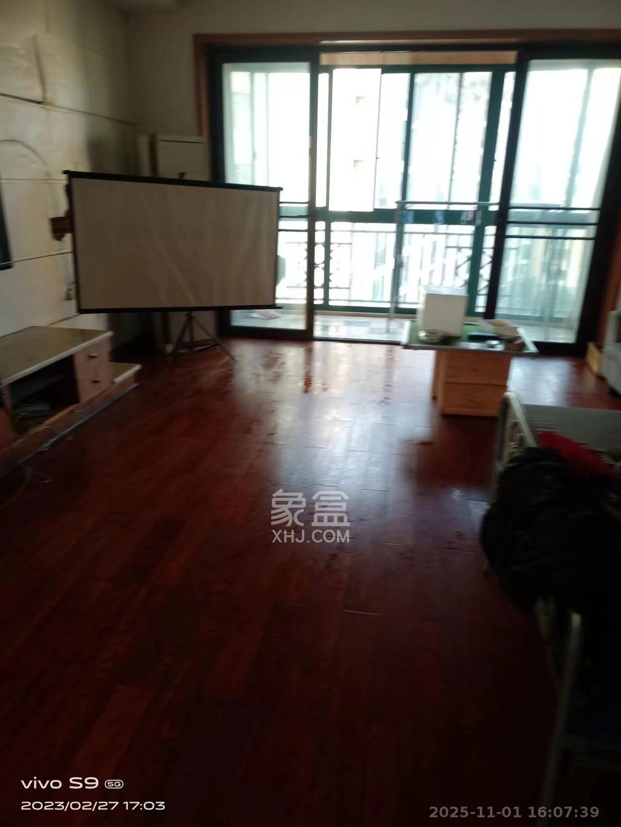 圣爵菲斯  3室2厅2卫    2600.0元/月