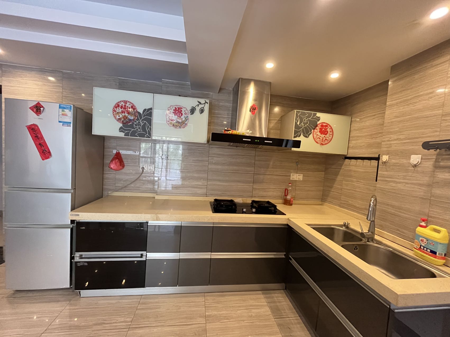 御景峰  2室2厅1卫    2500.0元/月 御景峰  2室2厅1卫    2500.0元/月室内图