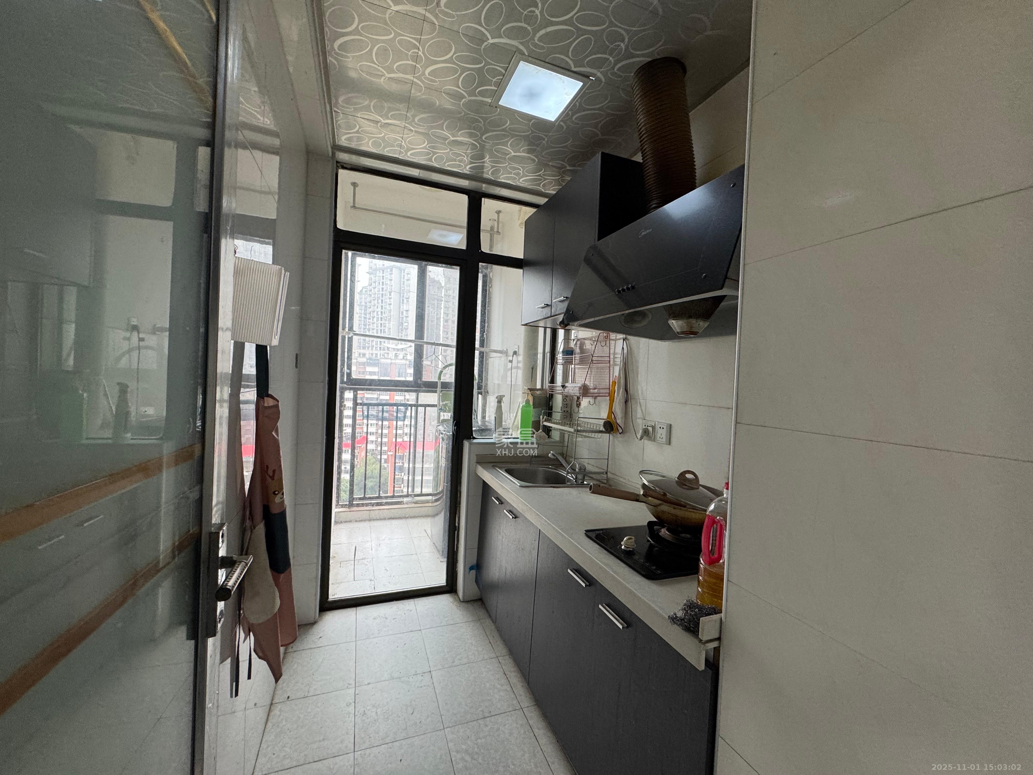 山水花都 1室1厅1卫 1400.0元/月 山水花都 1室1厅1卫 1400.0元/月室内图