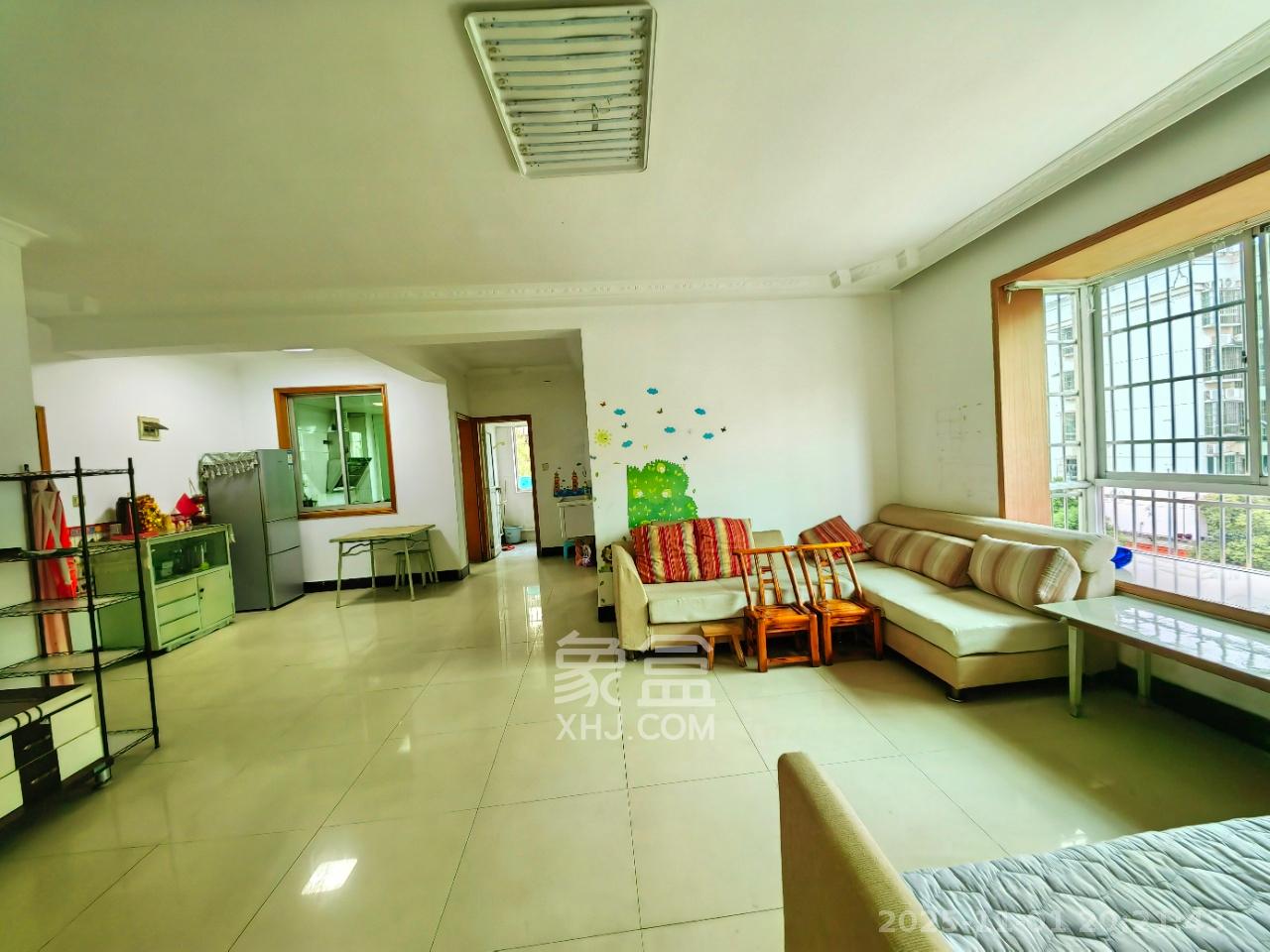 中南汽车世界 2室2厅1卫 1200.0元/月 中南汽车世界 2室2厅1卫 1200.0元/月室内图