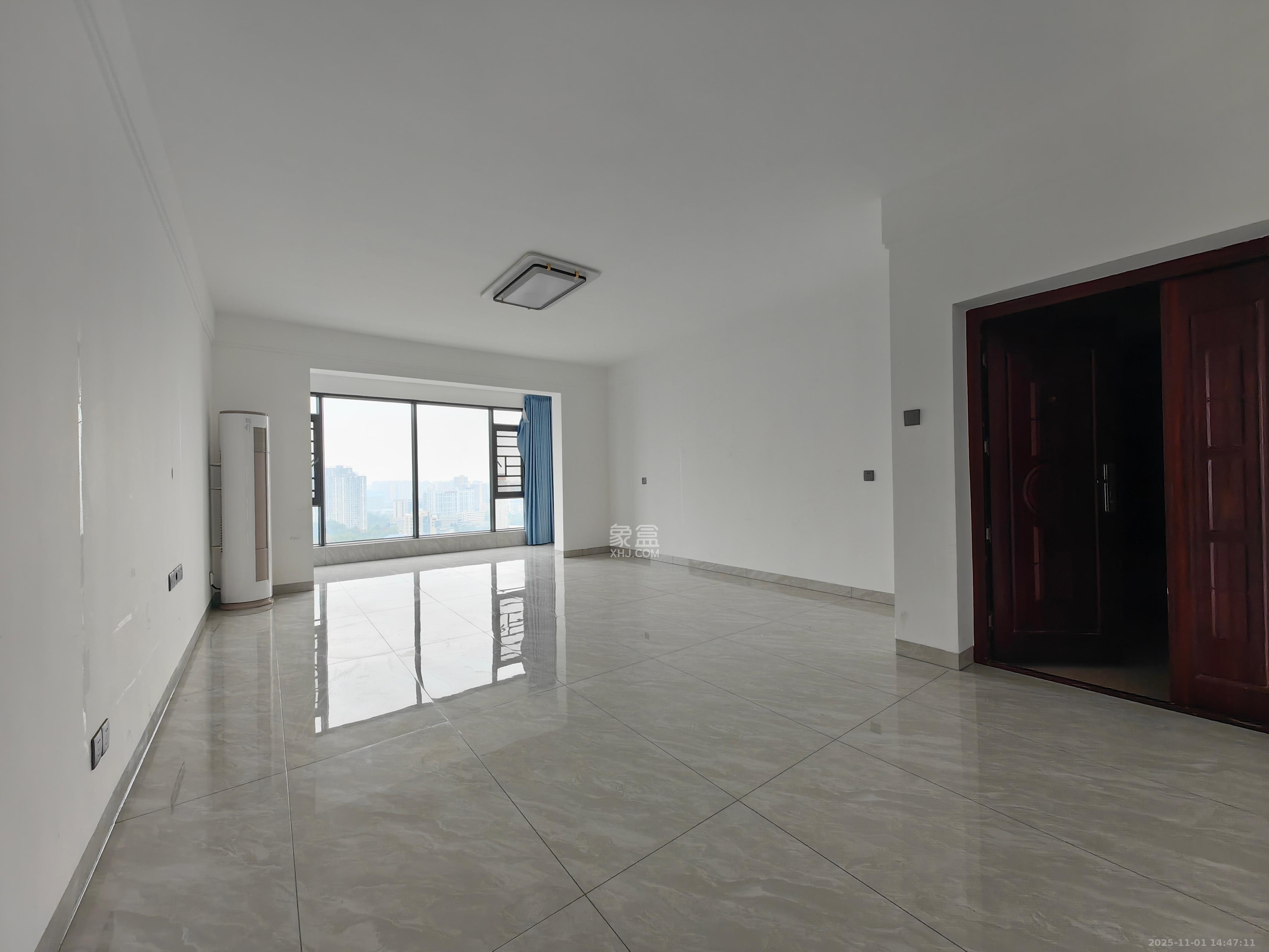 96301部队小区  4室2厅2卫    2800.0元/月