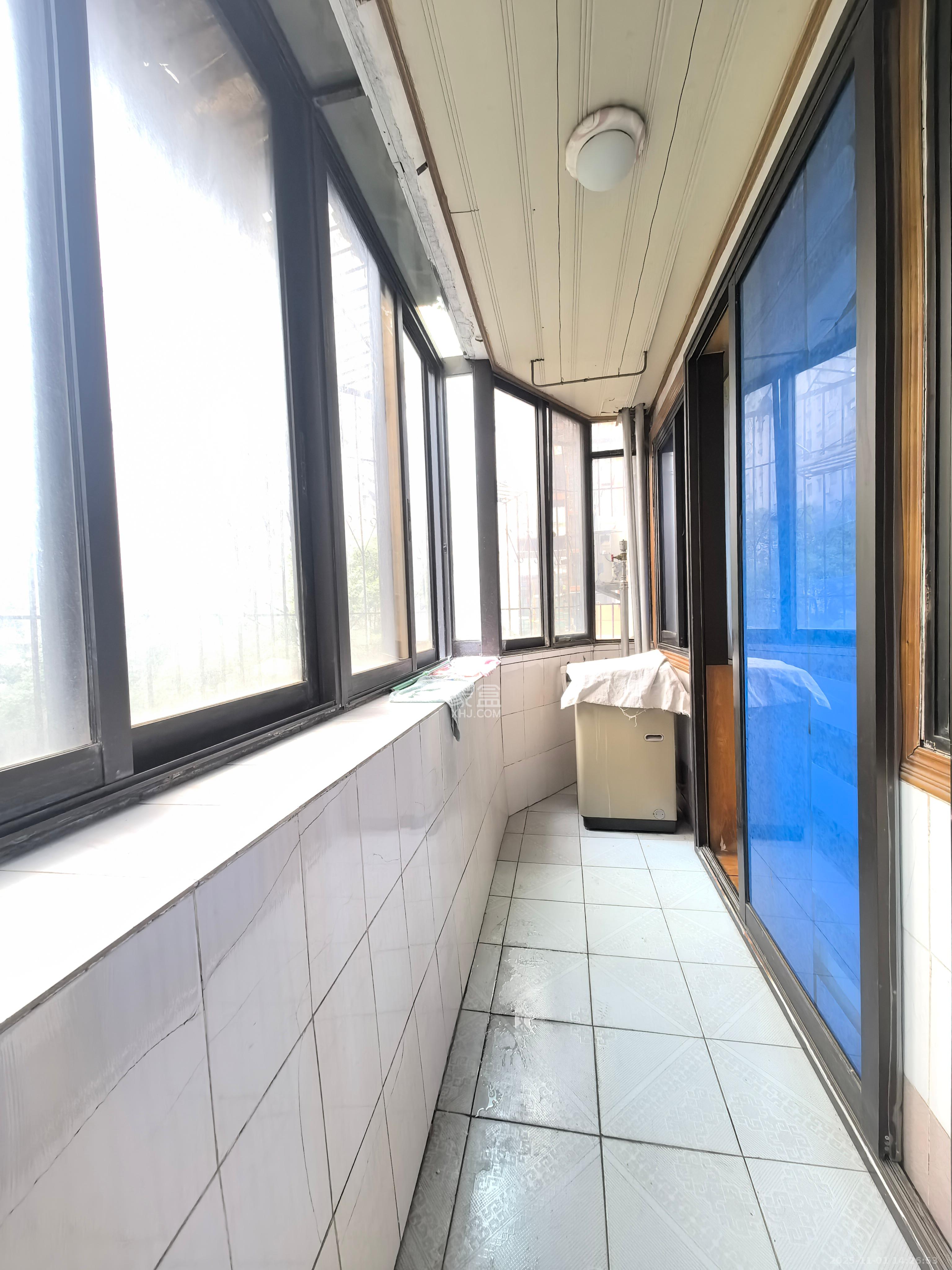 湖南日报宿舍  3室1厅1卫    2200.0元/月室内图