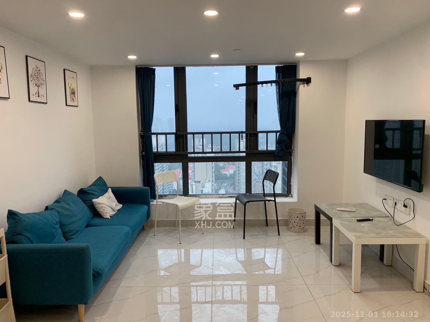 藏珑湖上公馆  1室1厅1卫    2000.0元/月