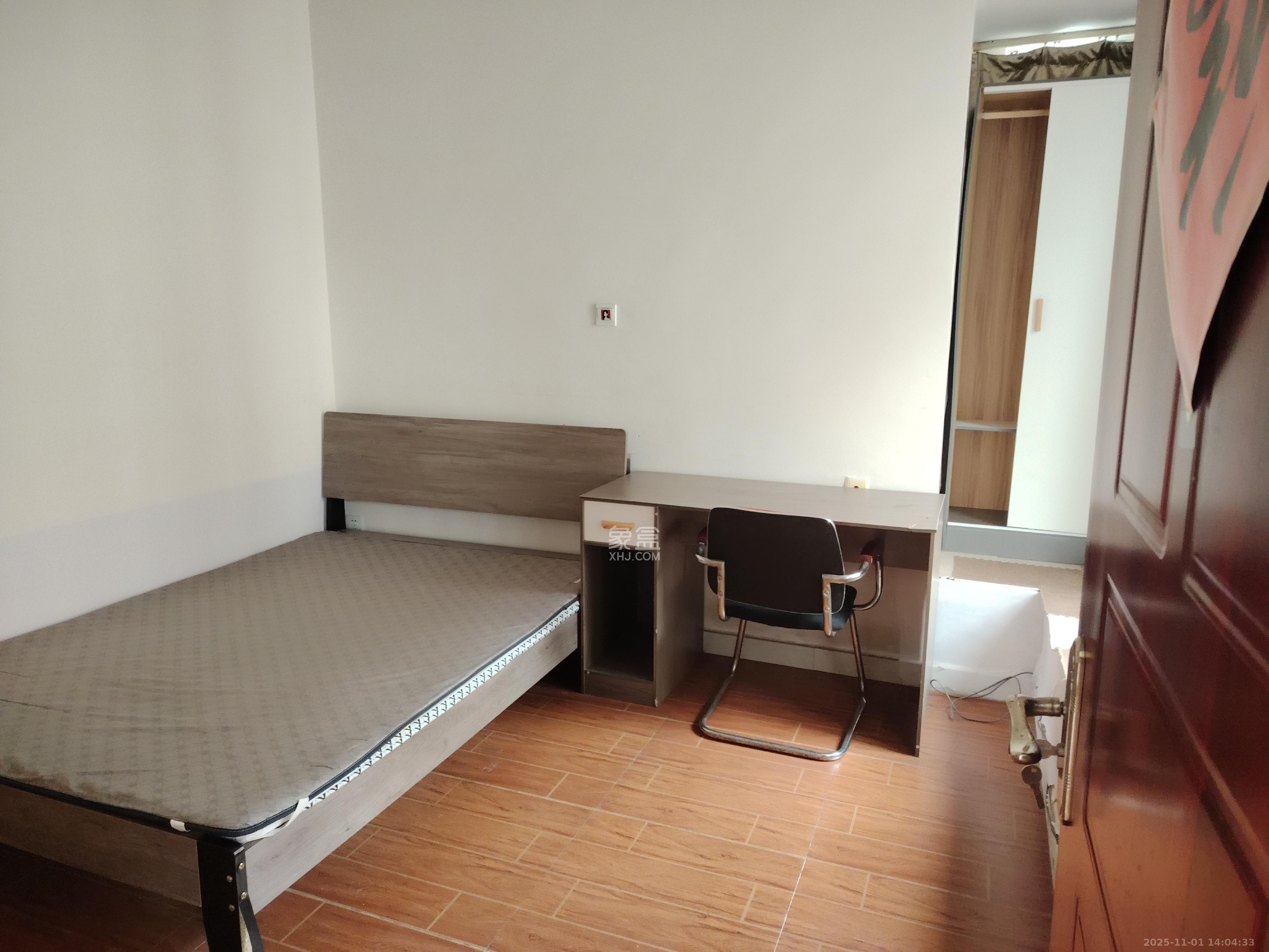 新盛珑璟台 2室2厅1卫 1700.0元/月 新盛珑璟台 2室2厅1卫 1700.0元/月室内图