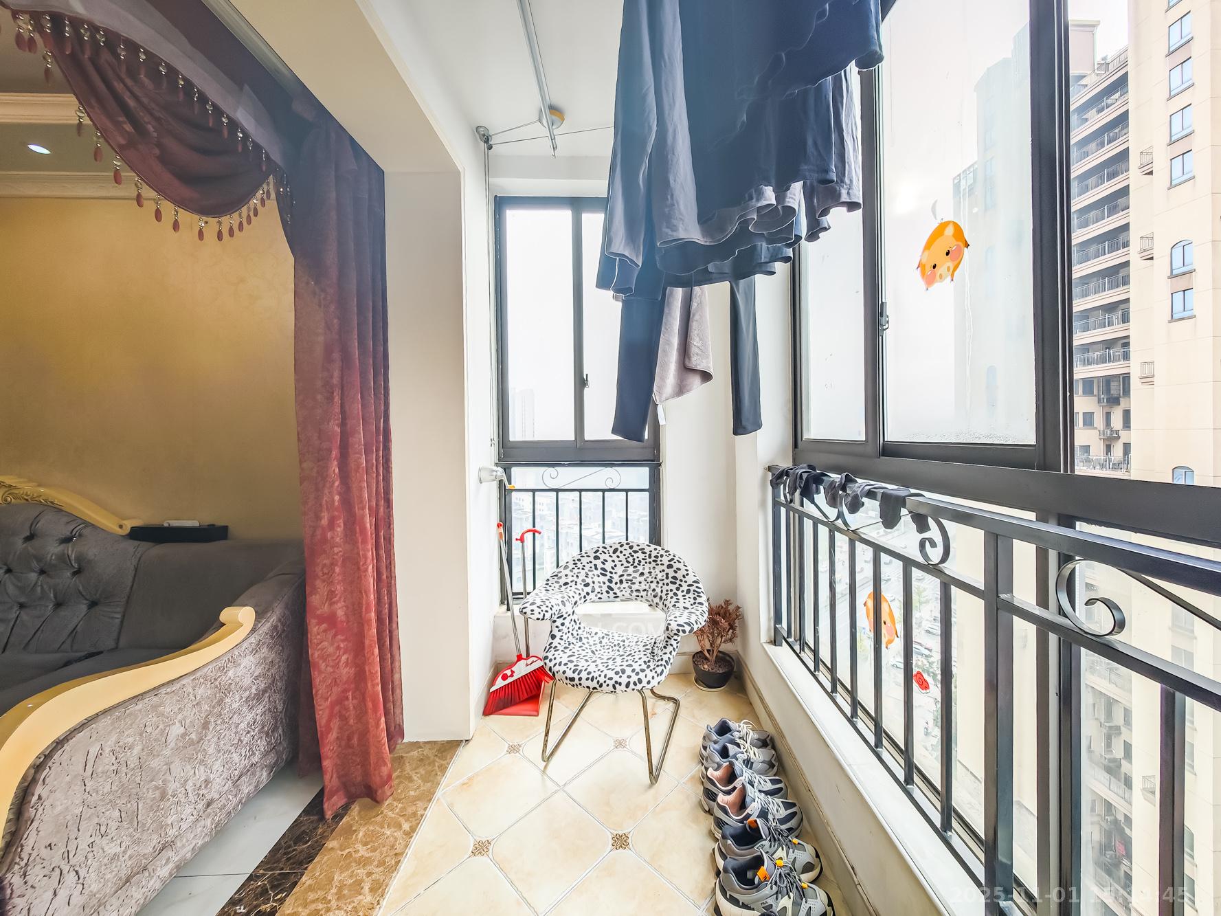 水映加州  2室2厅1卫    139.9万 水映加州  2室2厅1卫    139.9万阳台