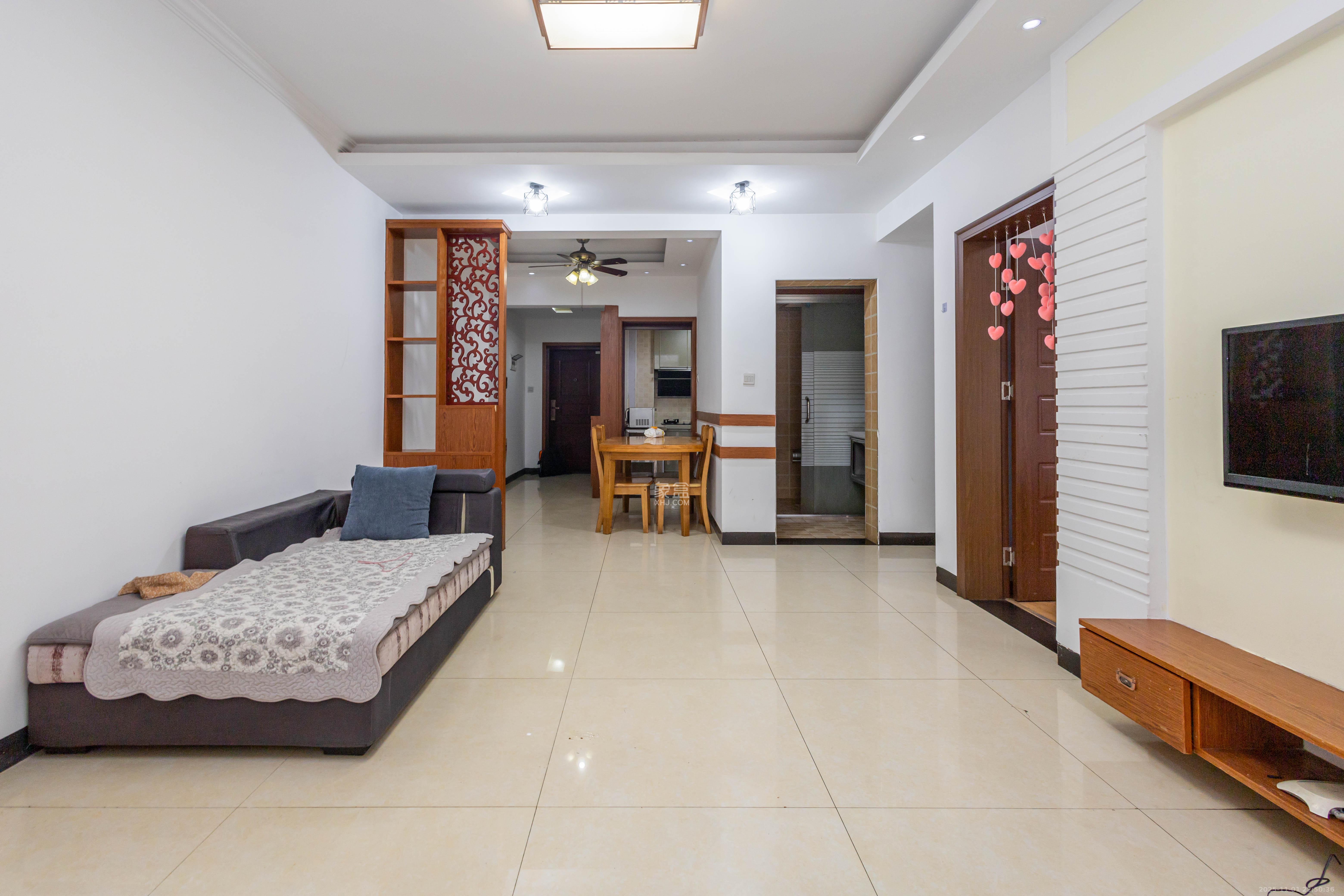 紫云阁  2室2厅1卫    35.8万客厅