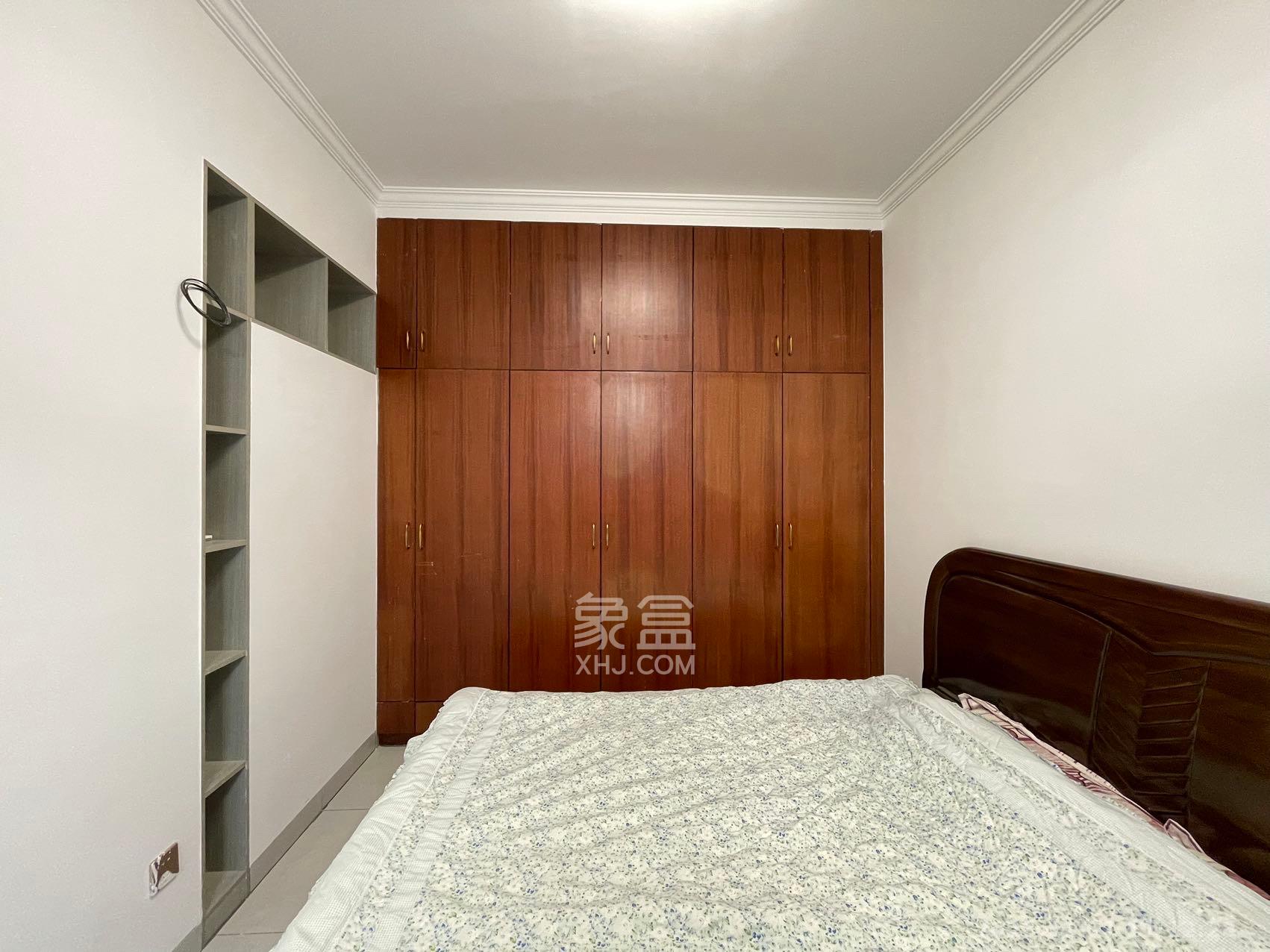 汽车西站商贸城（河西望城坡）  1室1厅1卫    1200.0元/月室内图1