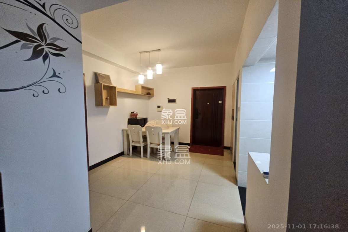 高信向日葵 2室2厅1卫 2400.0元/月 高信向日葵 2室2厅1卫 2400.0元/月室内图