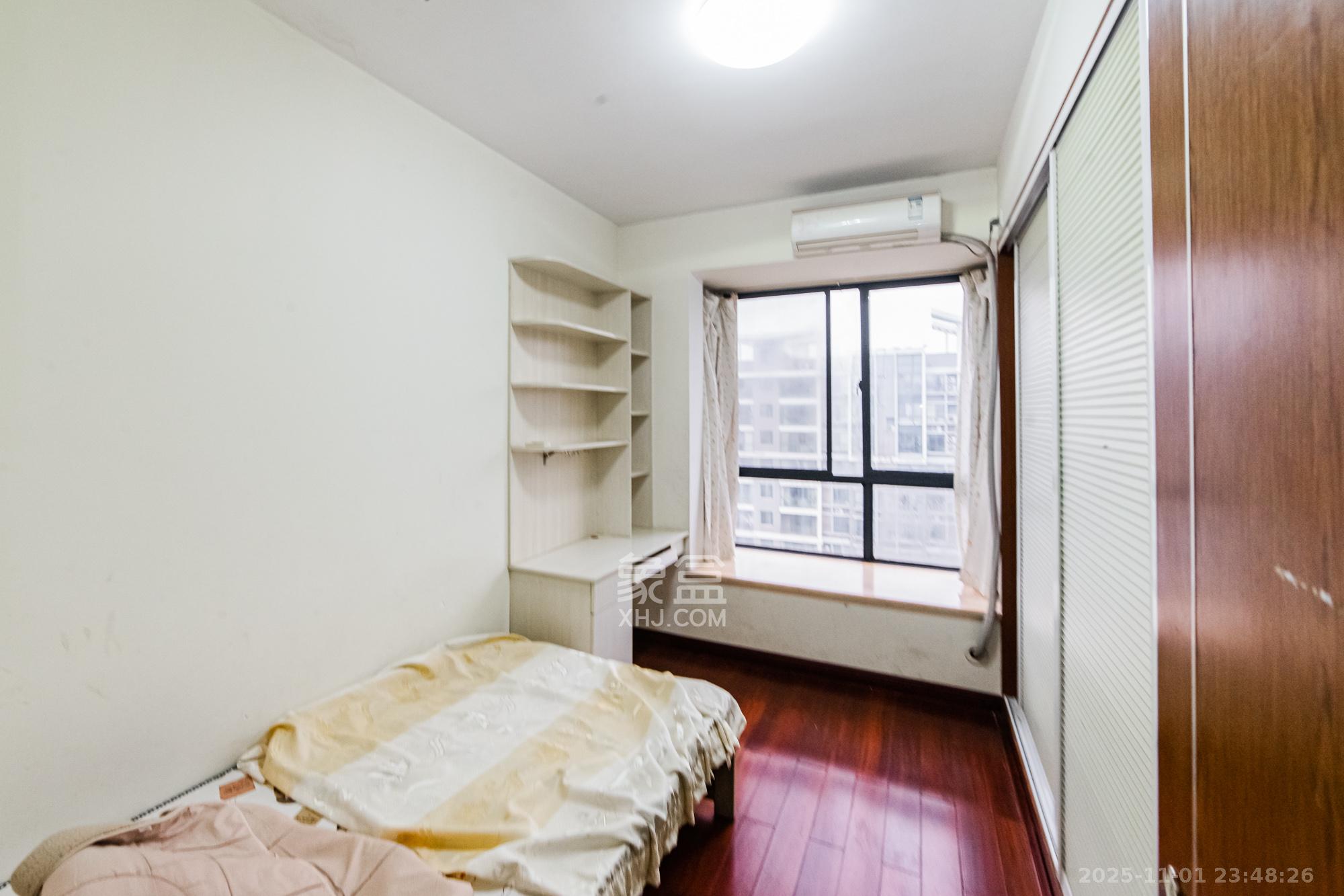 湘江世纪城鸿江苑  3室2厅2卫    103.0万卧室