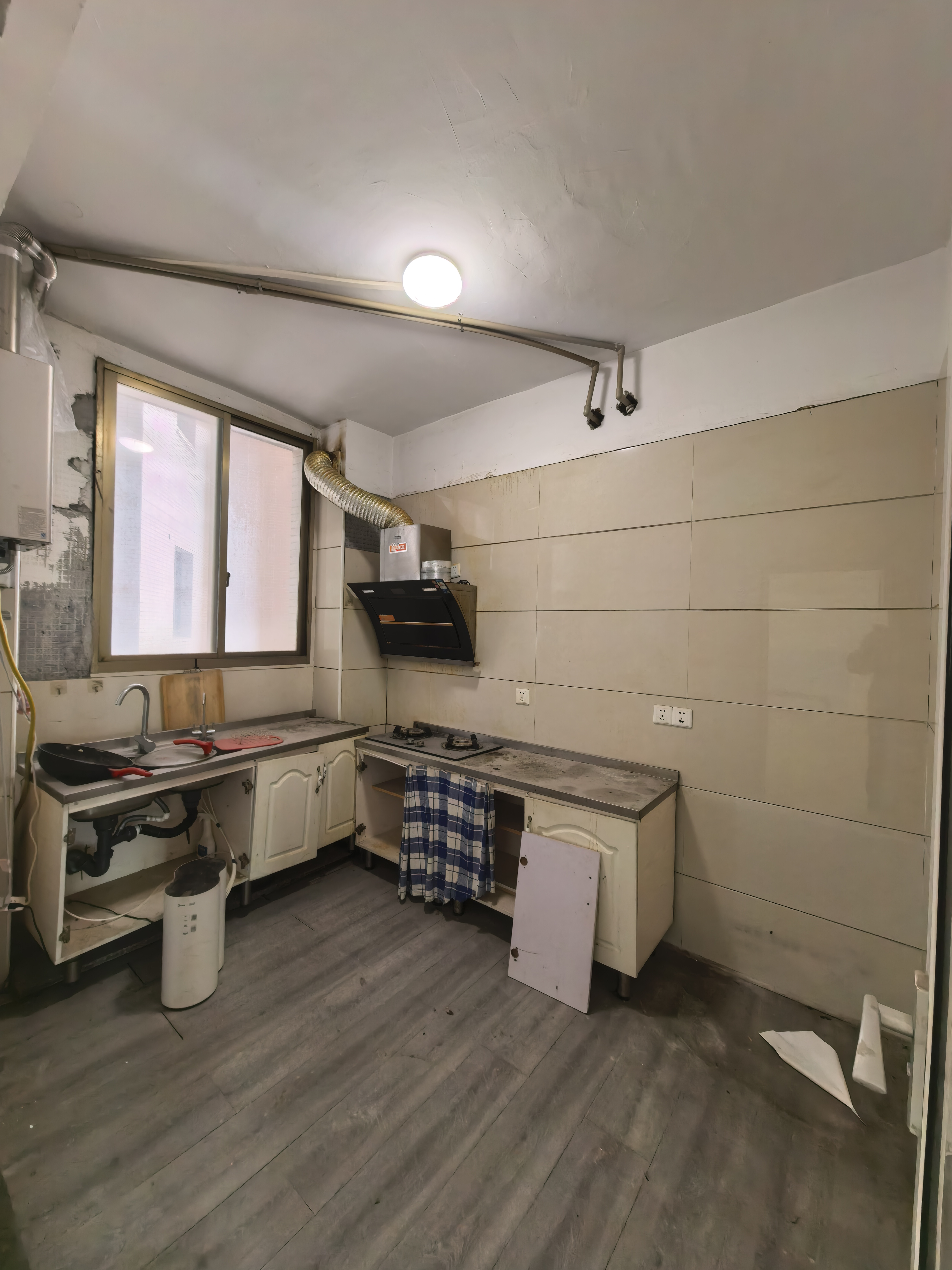 华亿明珠  4室2厅2卫    2000.0元/月室内图