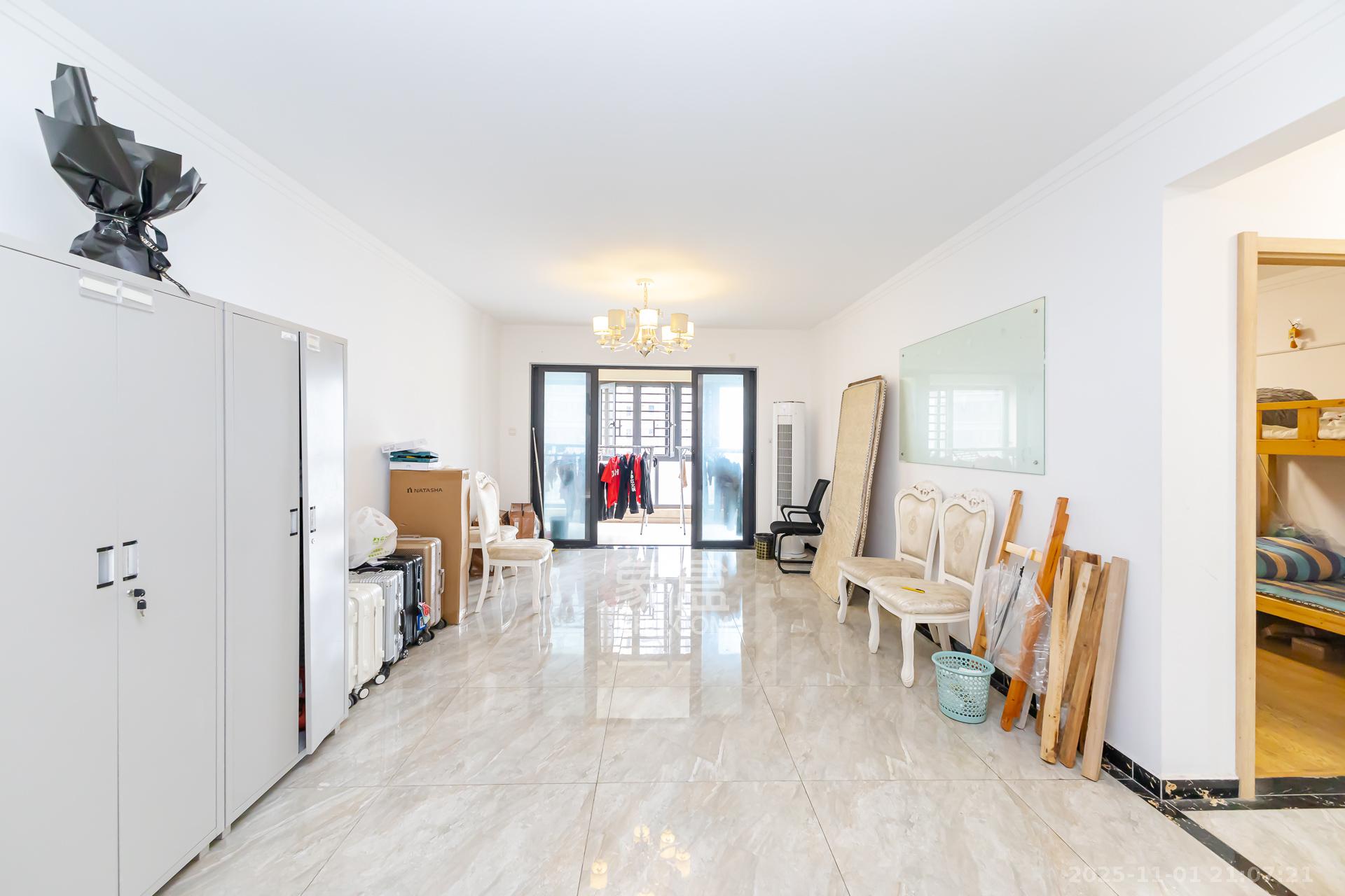 万润滨江天著  4室2厅2卫    126.8万