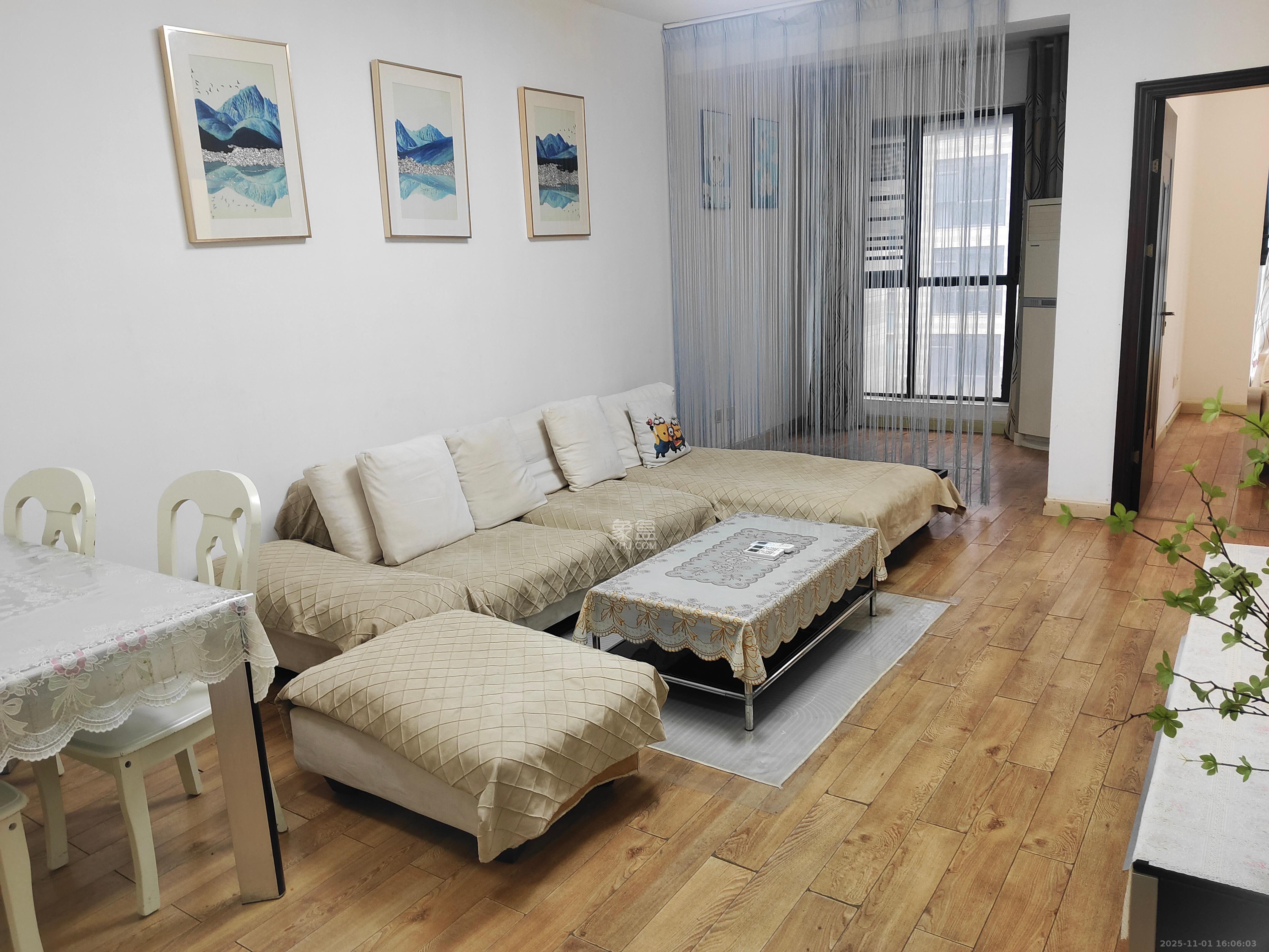 中天广场  2室2厅1卫    3500.0元/月室内图