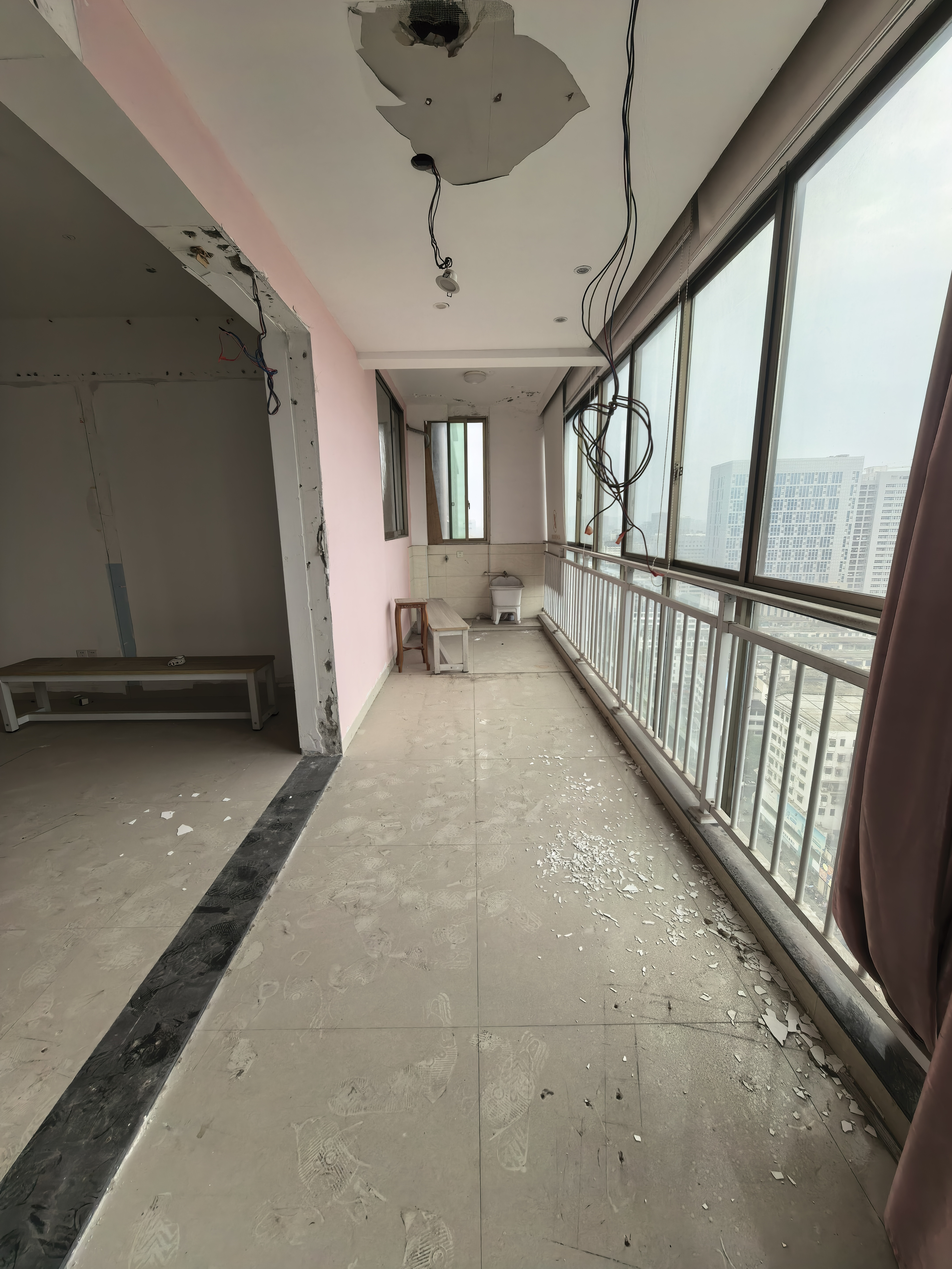 华亿明珠  4室2厅2卫    2000.0元/月户型图