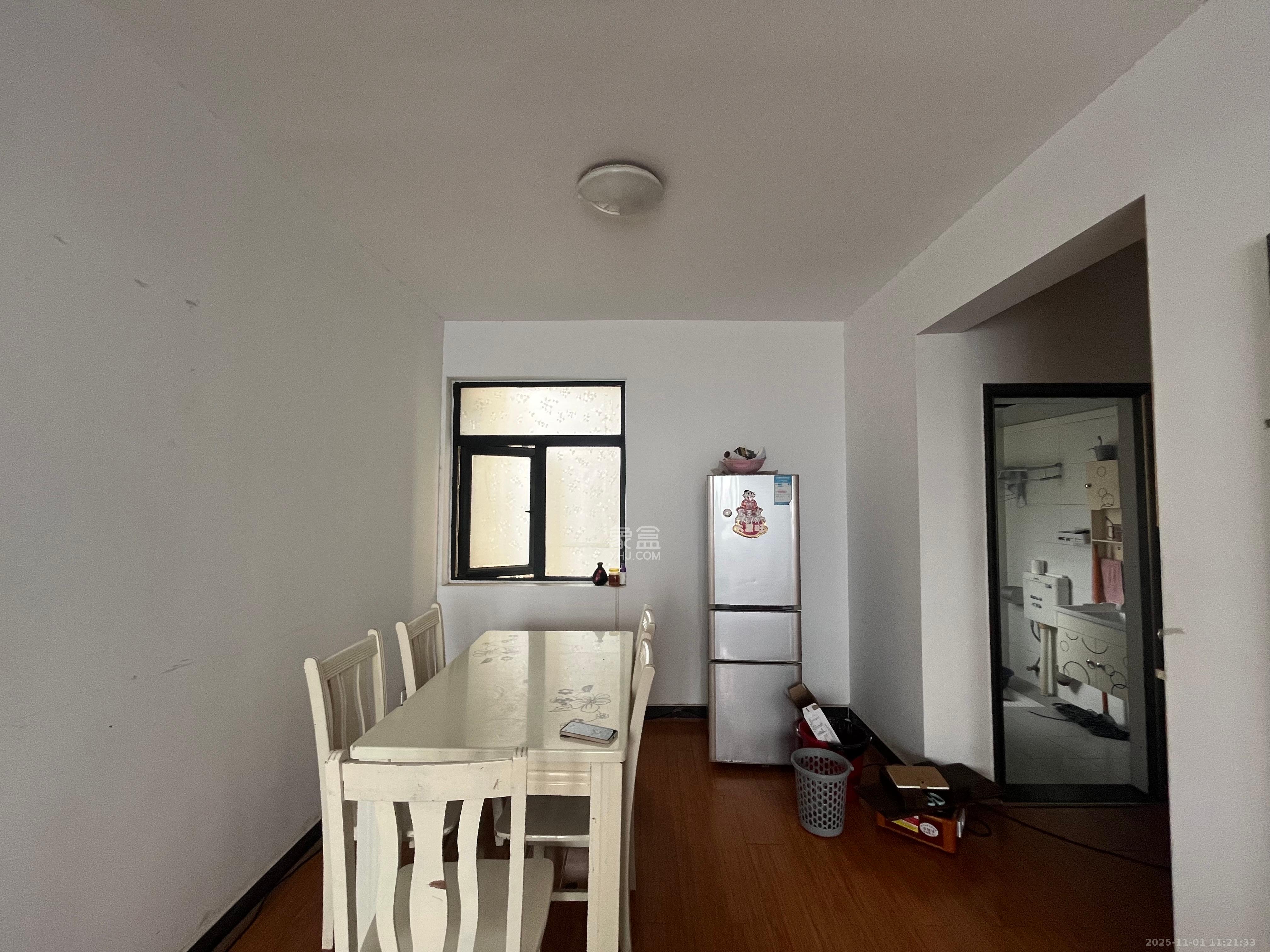 天元涉外桃园  3室2厅2卫    2500.0元/月室内图