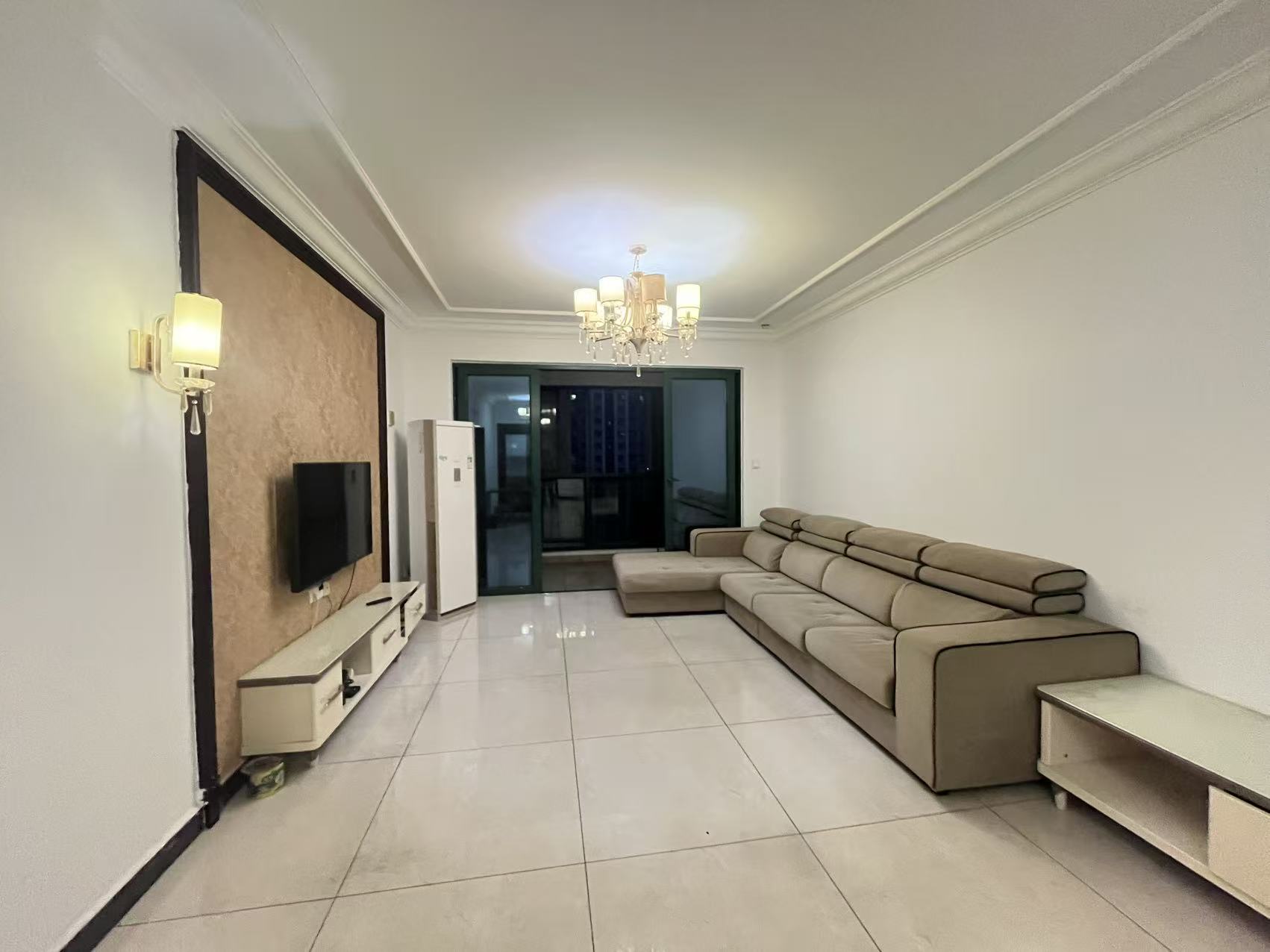 恒大绿洲 3室2厅2卫 1800.0元/月 恒大绿洲 3室2厅2卫 1800.0元/月室内图