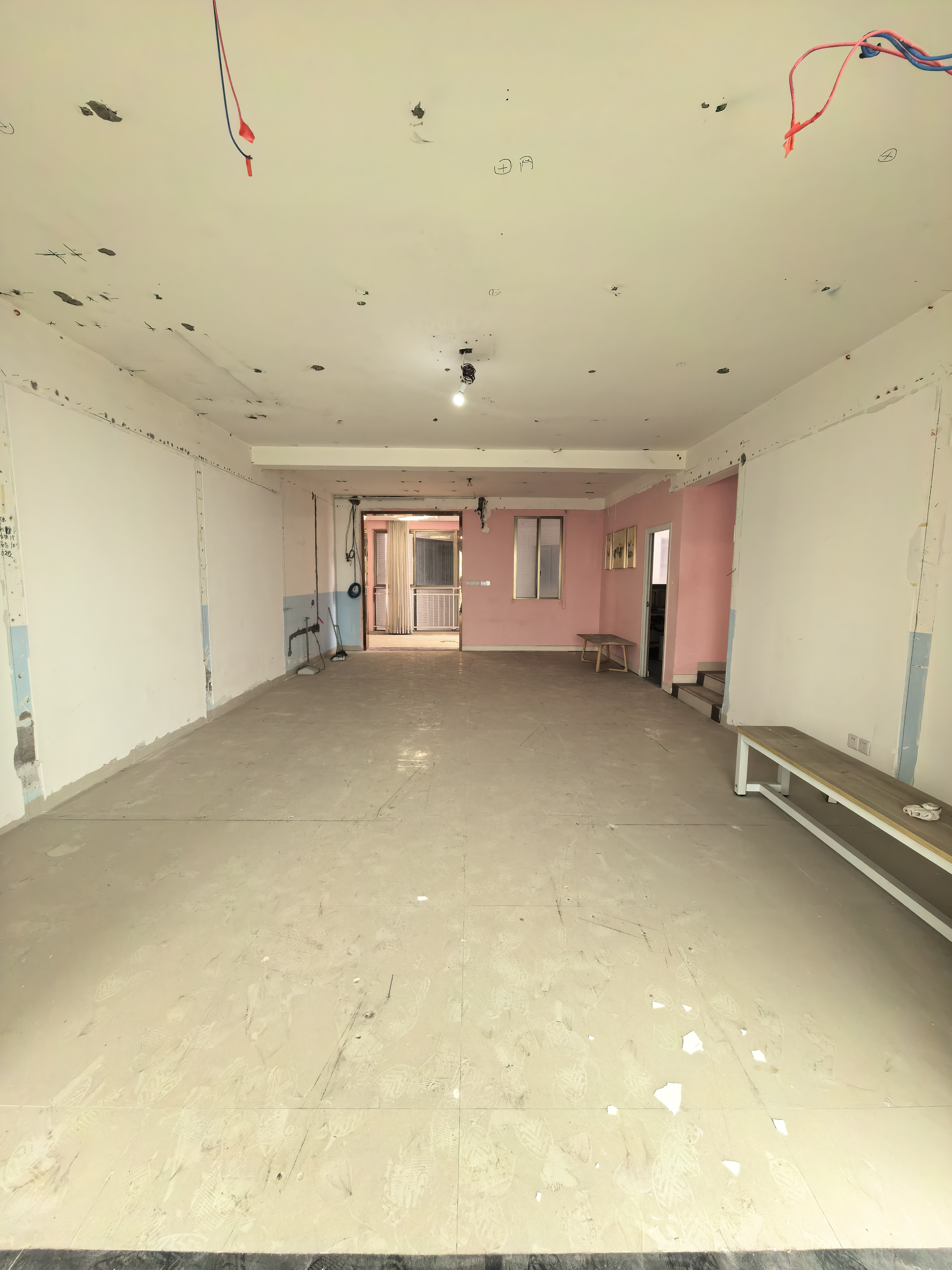 华亿明珠  4室2厅2卫    2000.0元/月户型图