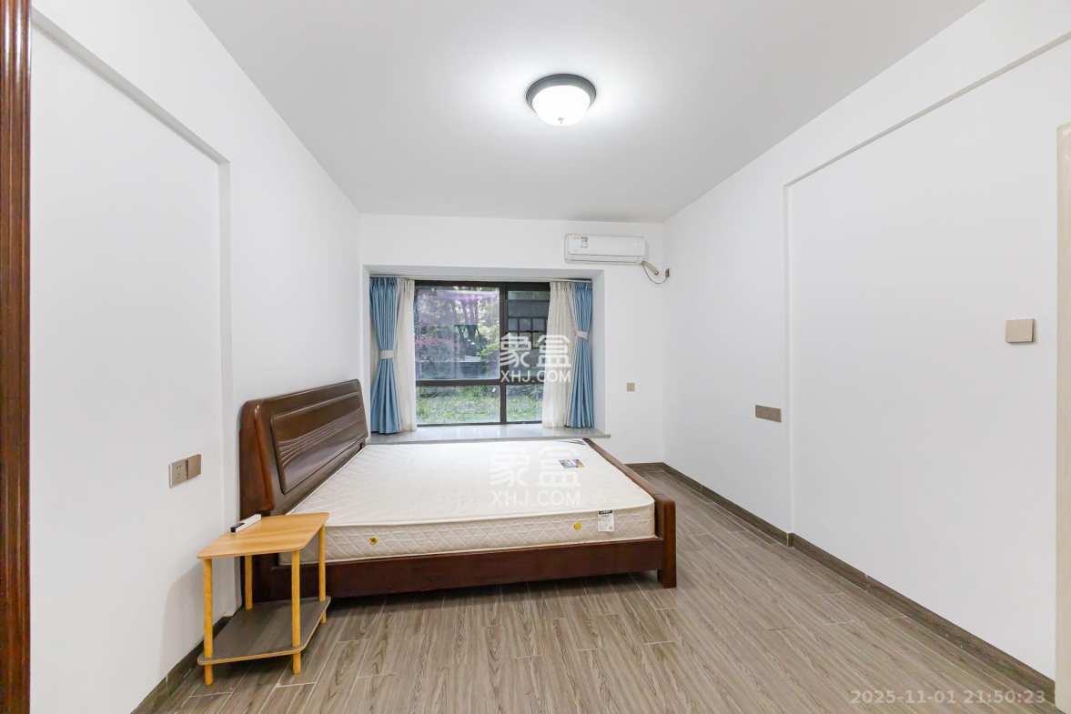 润和滨江府 4室2厅2卫 128.0万 润和滨江府 4室2厅2卫 128.0万卧室