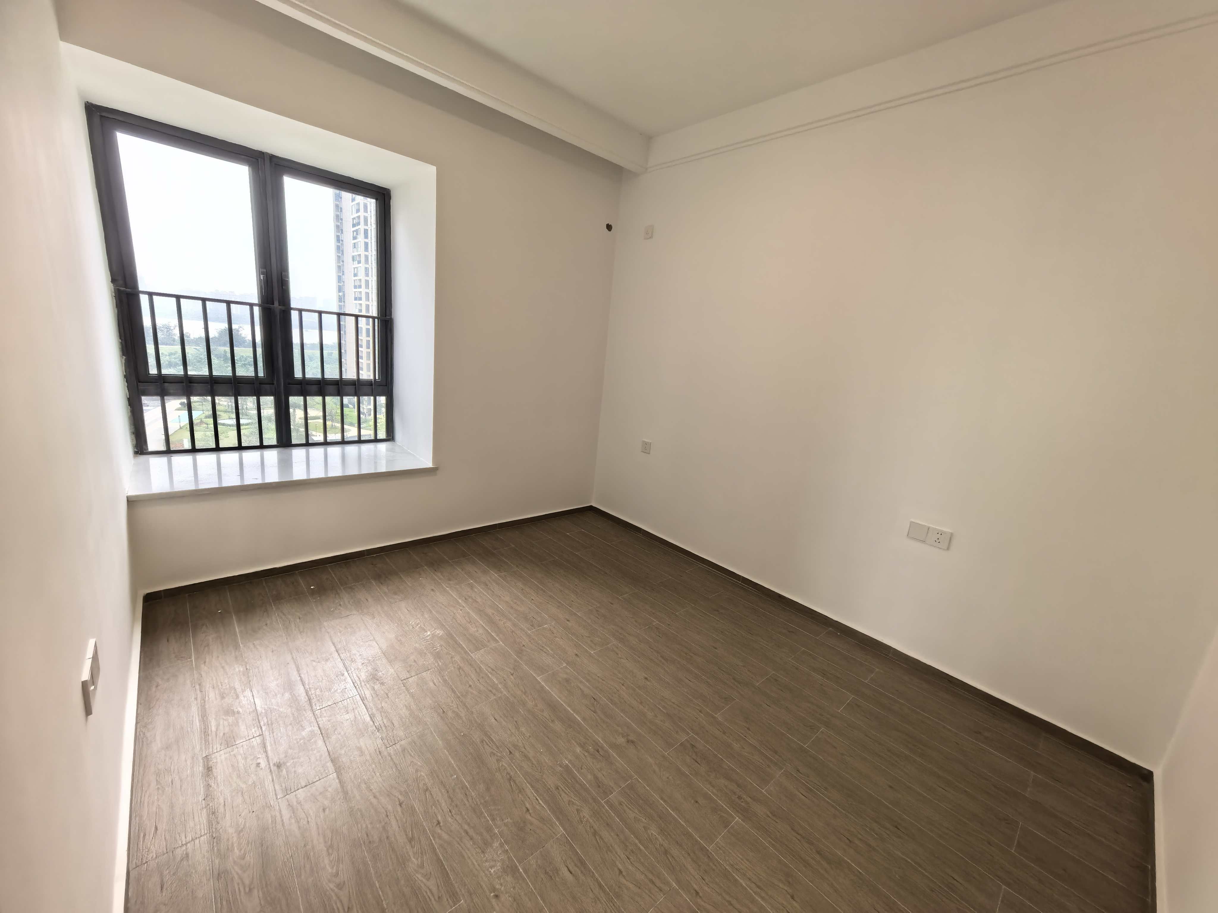 和风家园蓝天居  3室2厅2卫    2000.0元/月室内图