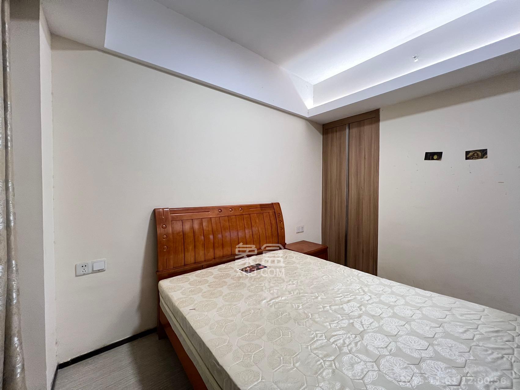 奥林匹克花园贡院三期 1室1厅1卫 1300.0元/月 奥林匹克花园贡院三期 1室1厅1卫 1300.0元/月室内图