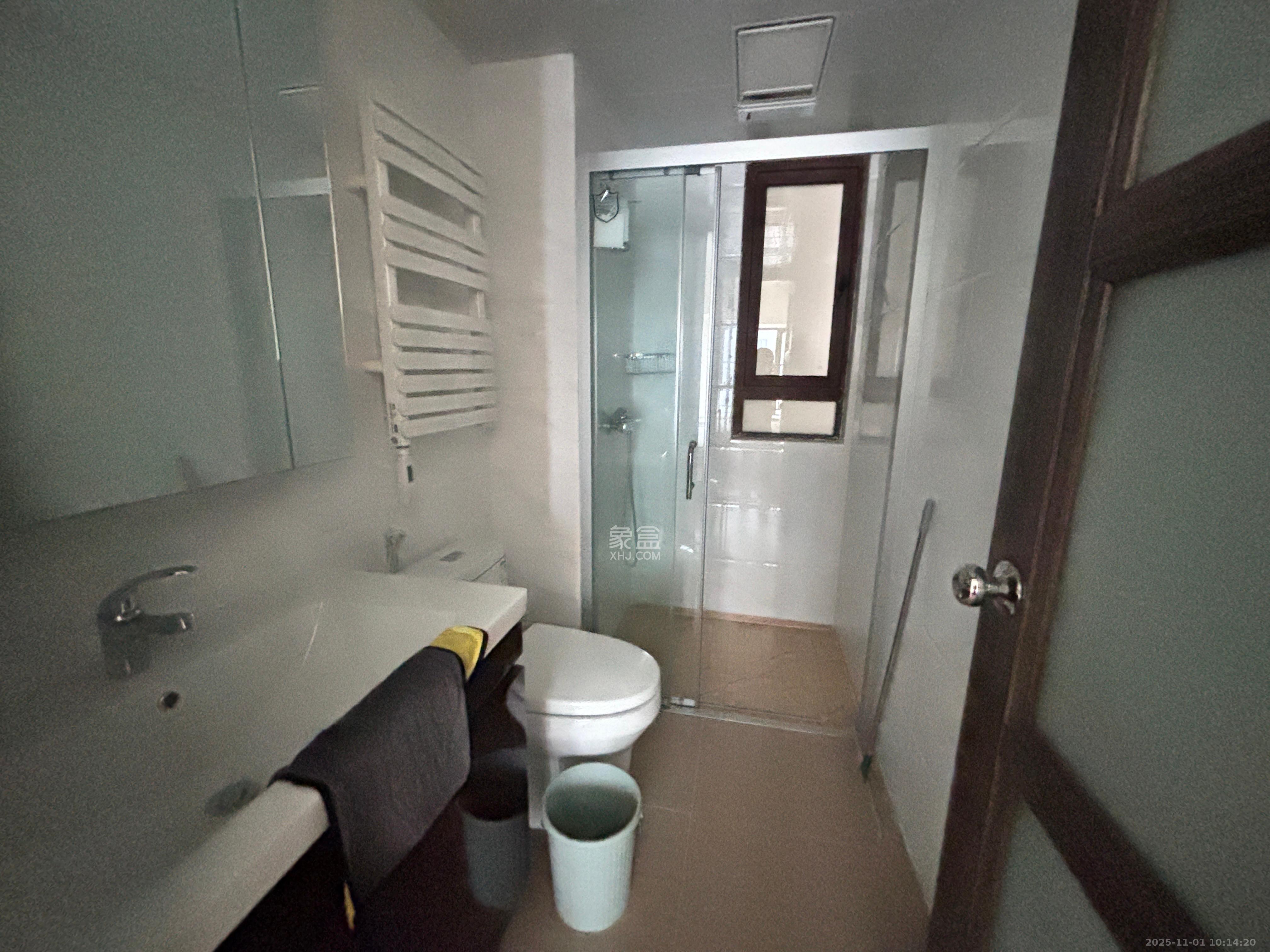 碧桂园翘楚棠  3室2厅2卫    2300.0元/月室内图